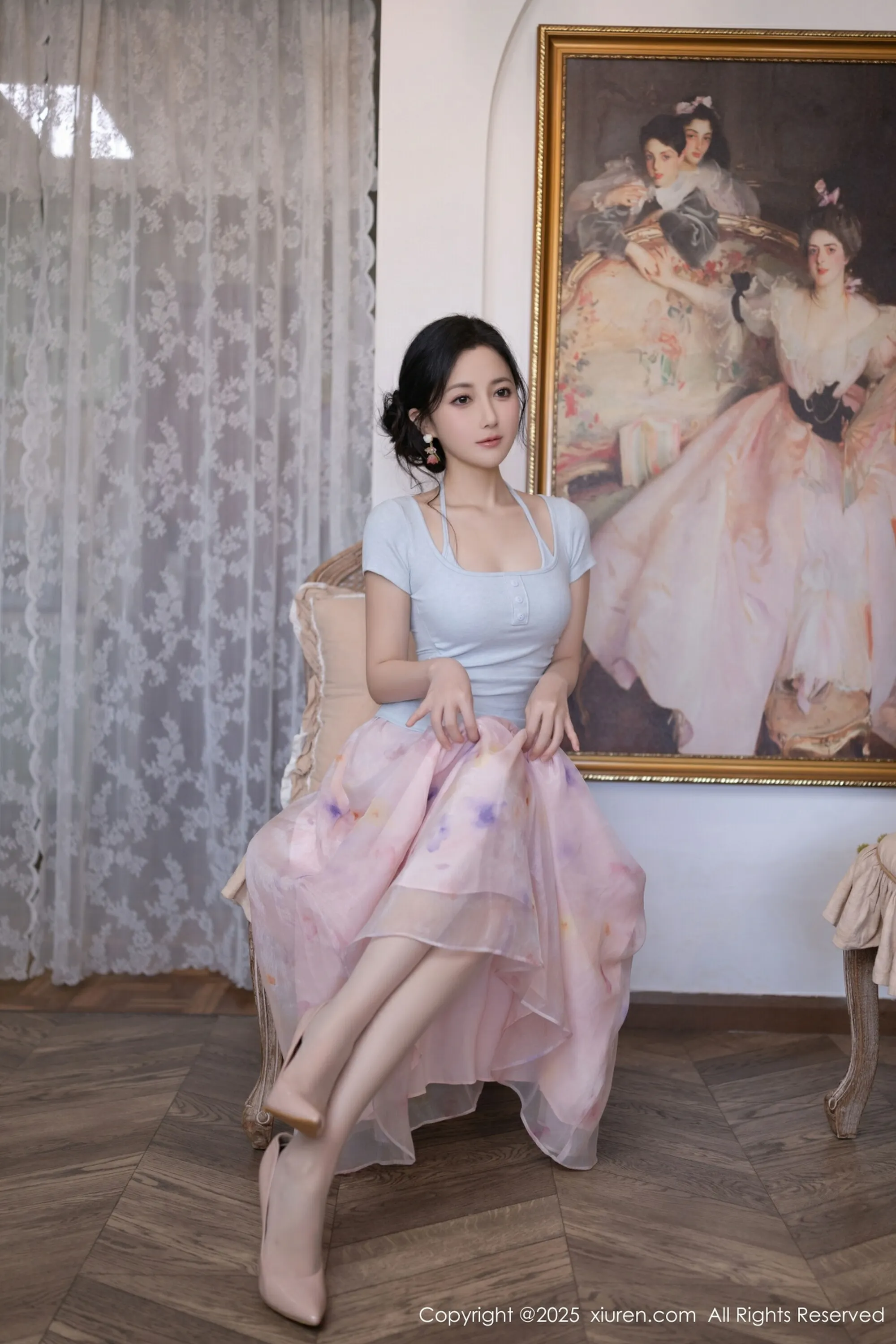 [XiuRen秀人网] 2025.08.15 No.10656 鱼子酱Fish 性感黑色短裙 长沙旅拍写真 [80+1P]