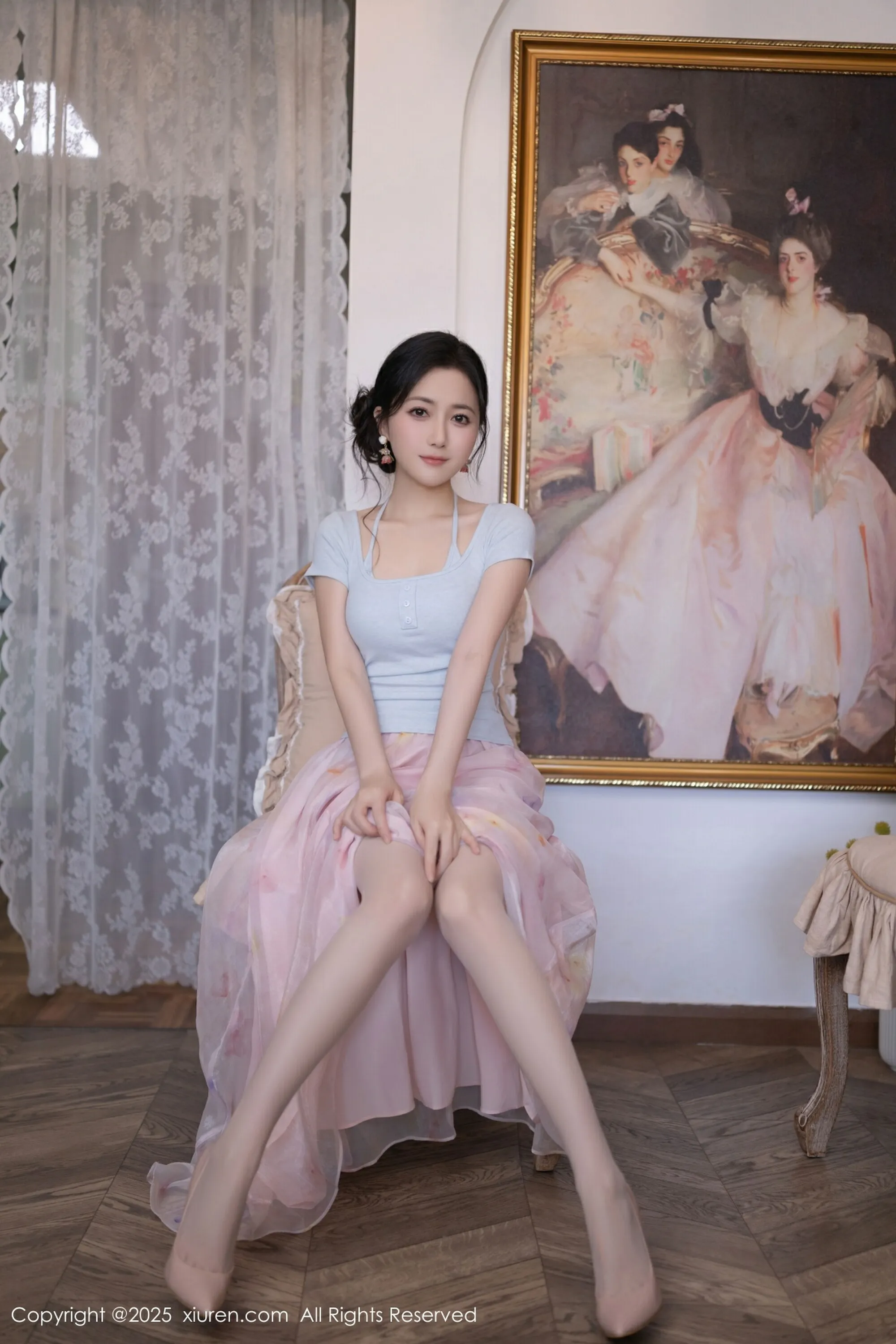 [XiuRen秀人网] 2025.08.15 No.10656 鱼子酱Fish 性感黑色短裙 长沙旅拍写真 [80+1P]