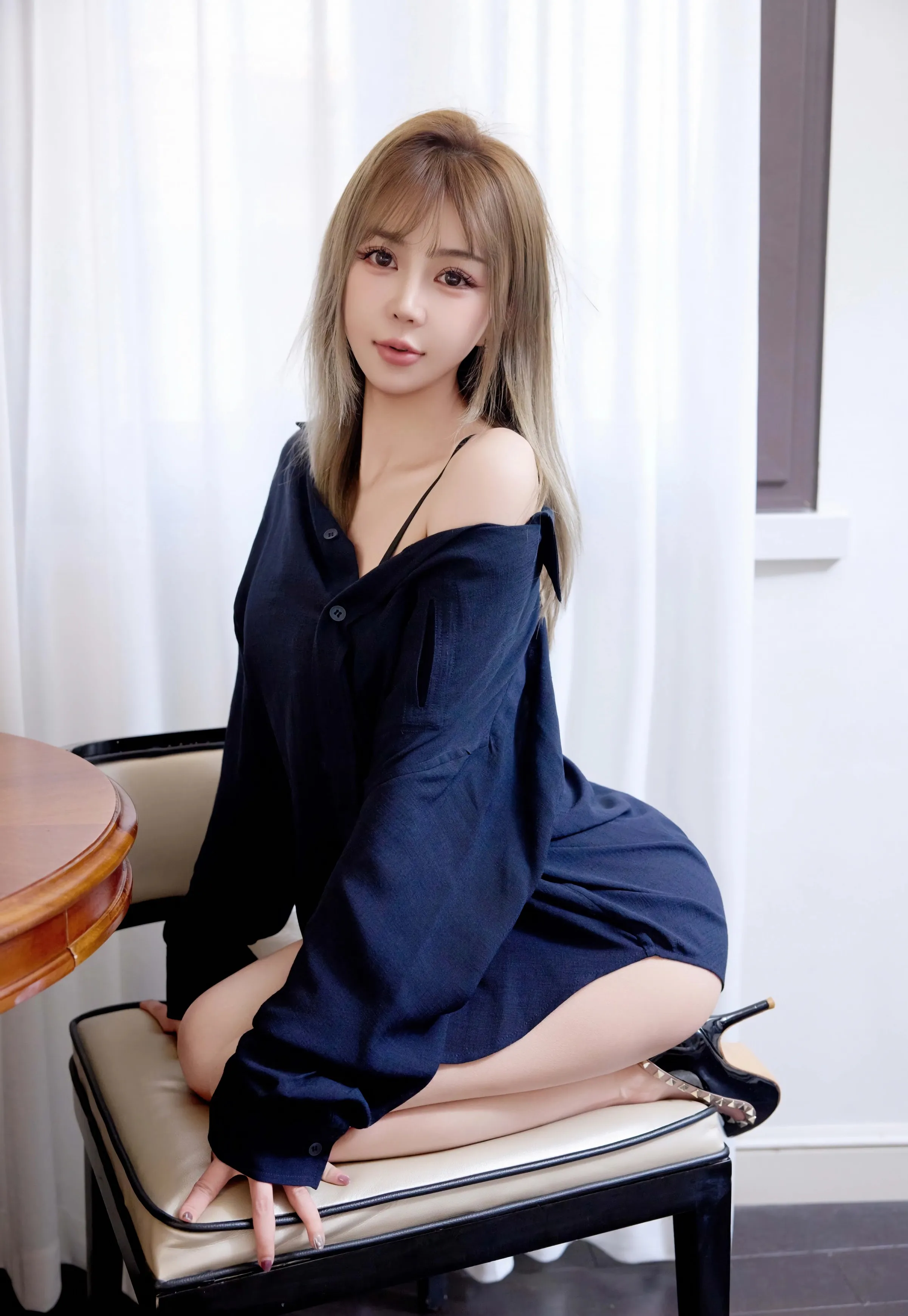 [XiuRen秀人网] 2025.08.21 No.10673 Zoe柚柚 紫色情趣内衣 性感写真 [75+1P]
