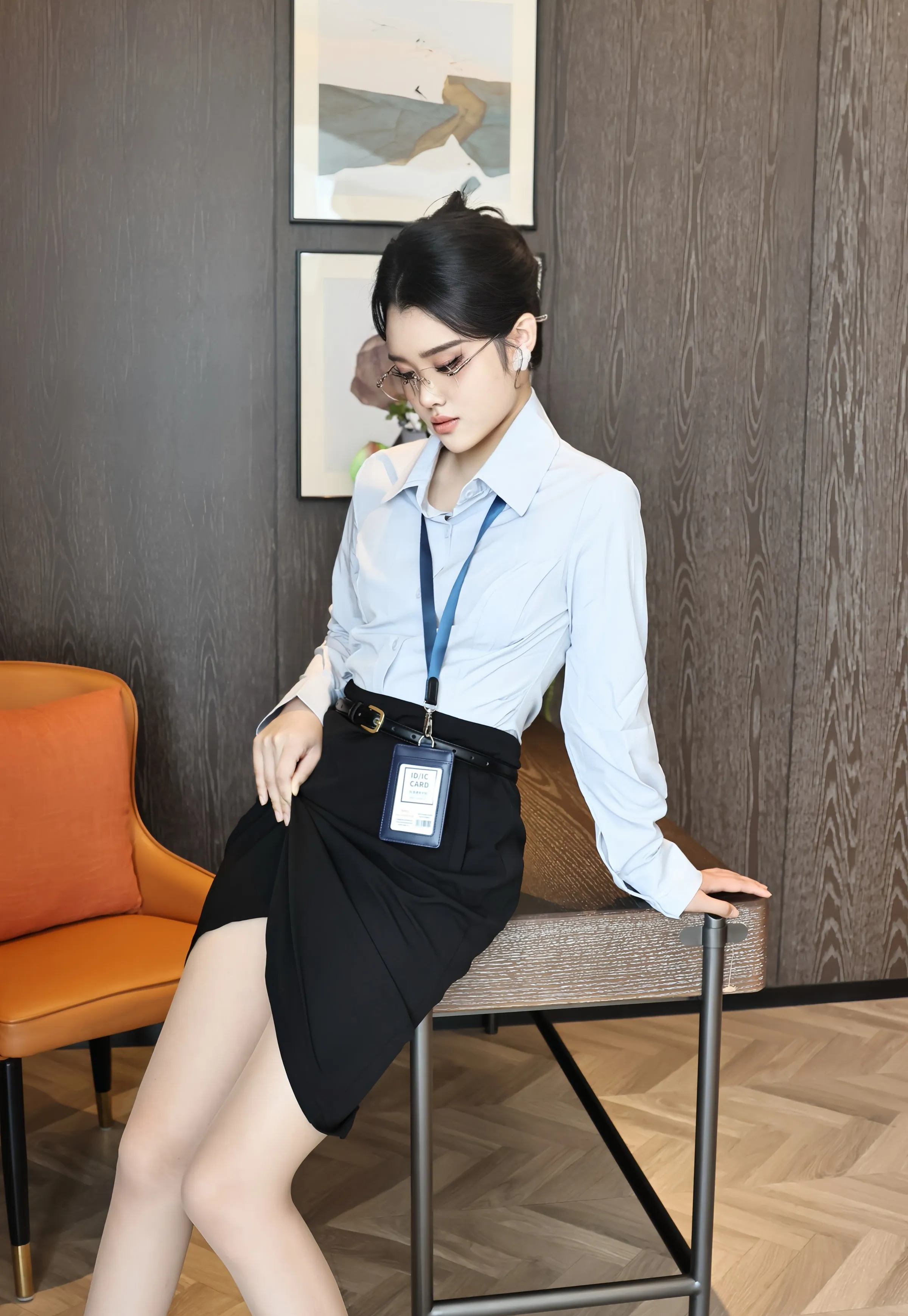 [XiuRen秀人网] 2025.08.21 No.10674 糯梨子 OL服饰 诱人白色丝袜 性感写真 [60+1P]