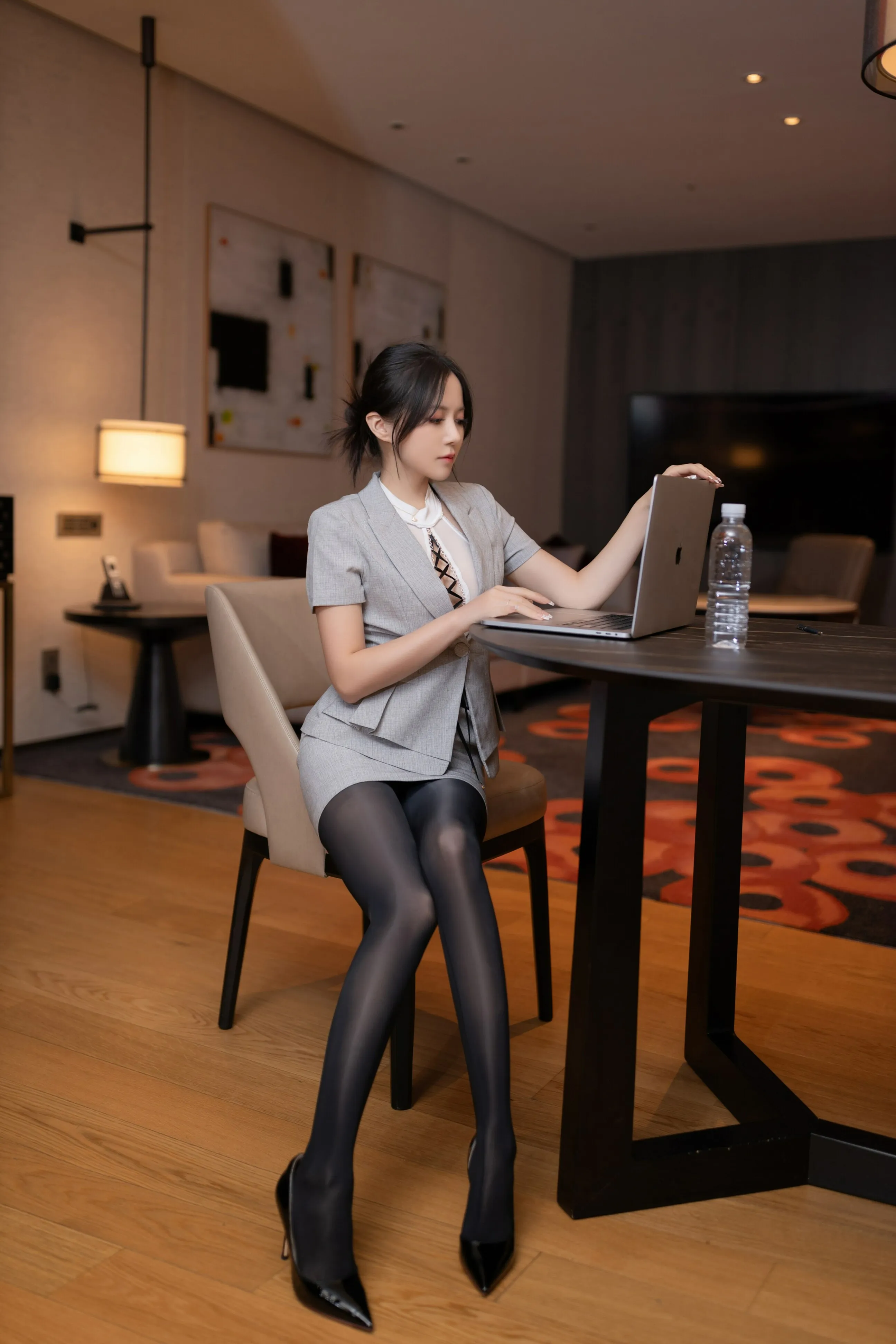 [秀人内购] 鱼子酱Fish 诱人私拍福利 他的监控电话