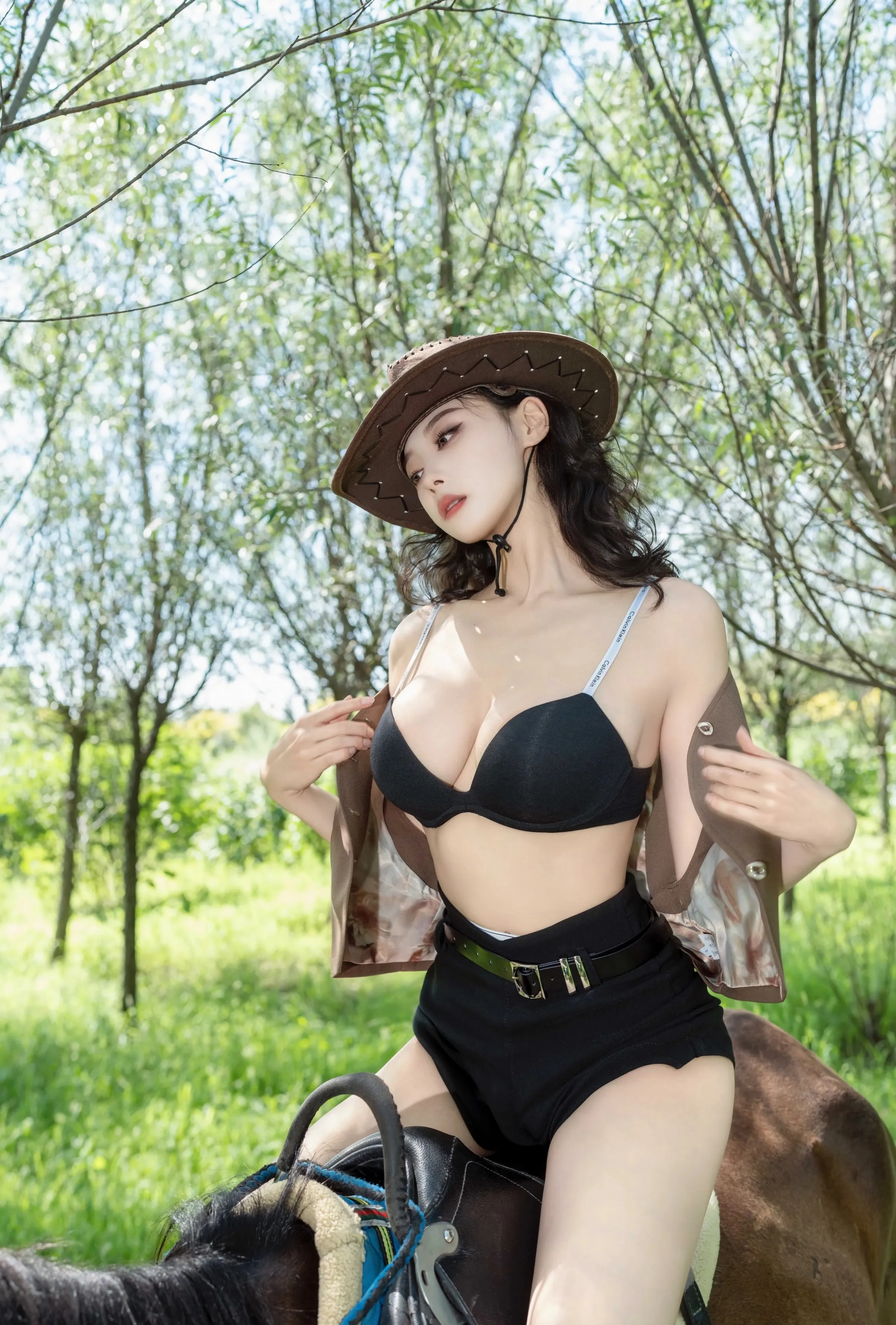 [XINGYAN星颜社] 2025.08.27 VOL.391 清妙 蓝色衬衫 黑色短裤 性感写真 [76+1P]