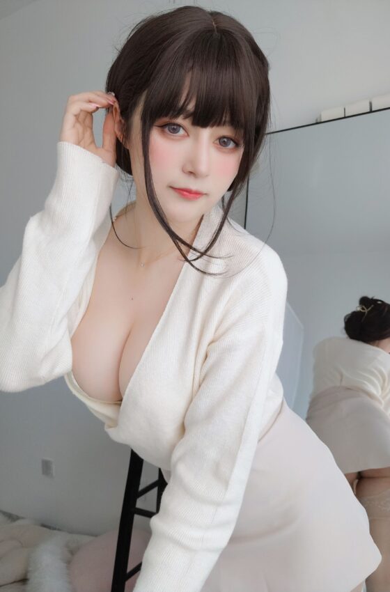 [COSPLAY] Coser小姐姐白银 – 梦中情人