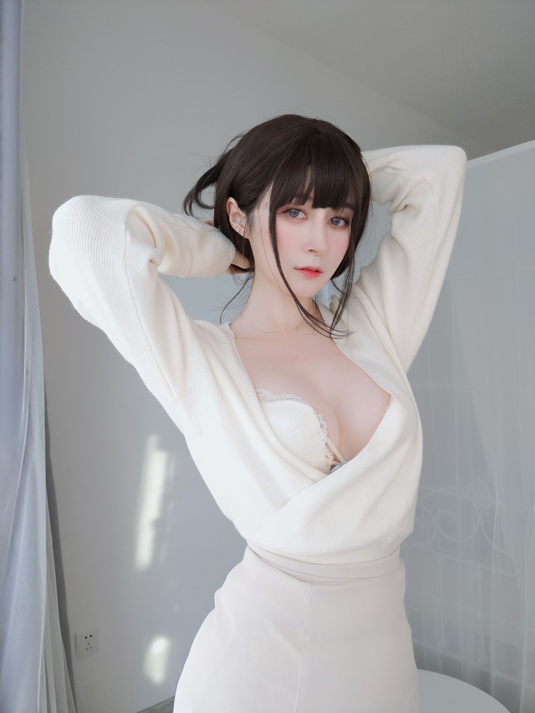 [COSPLAY] Coser小姐姐白银 – 梦中情人