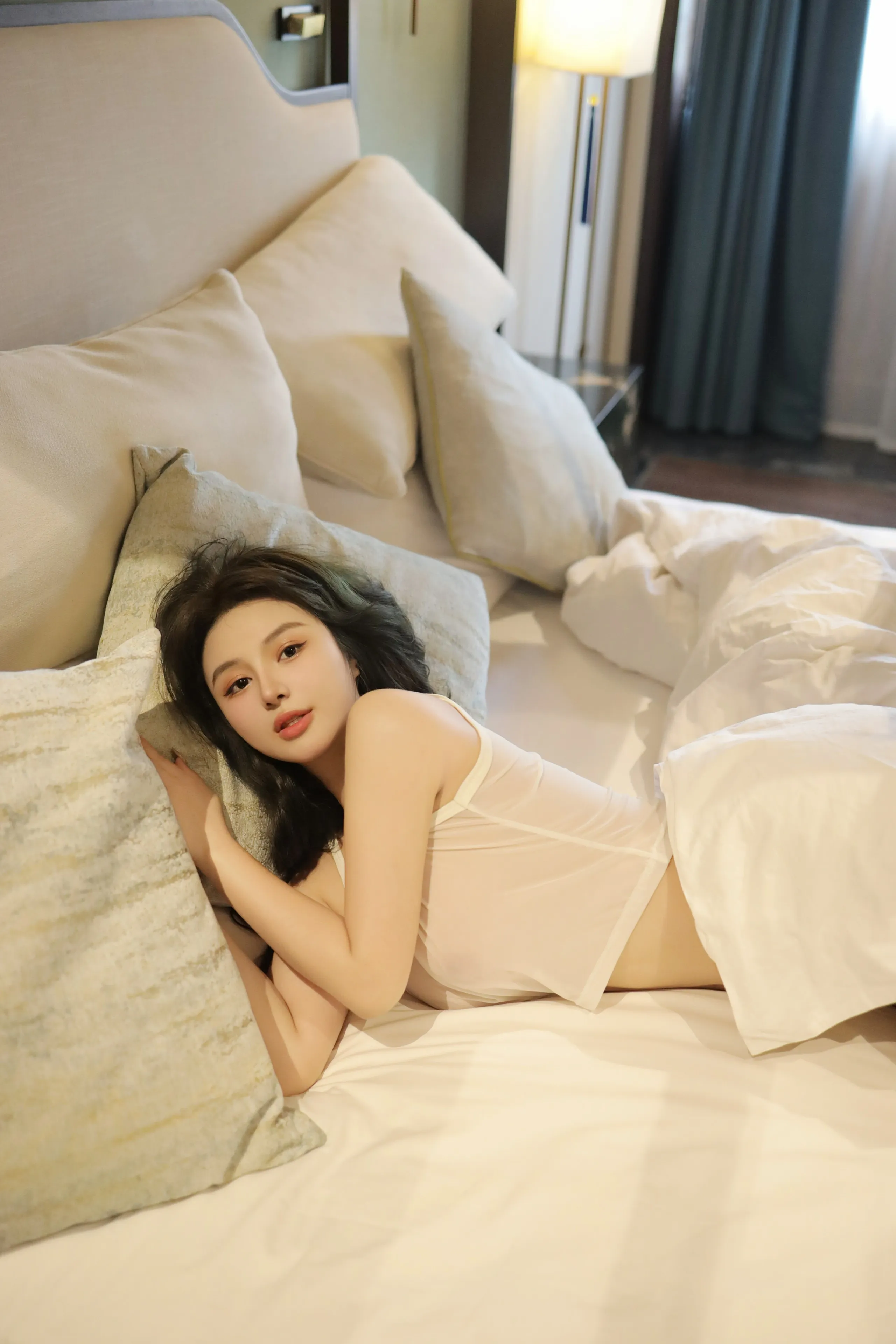 [秀人内购] 沈思怡 诱人私拍福利 白色内衣