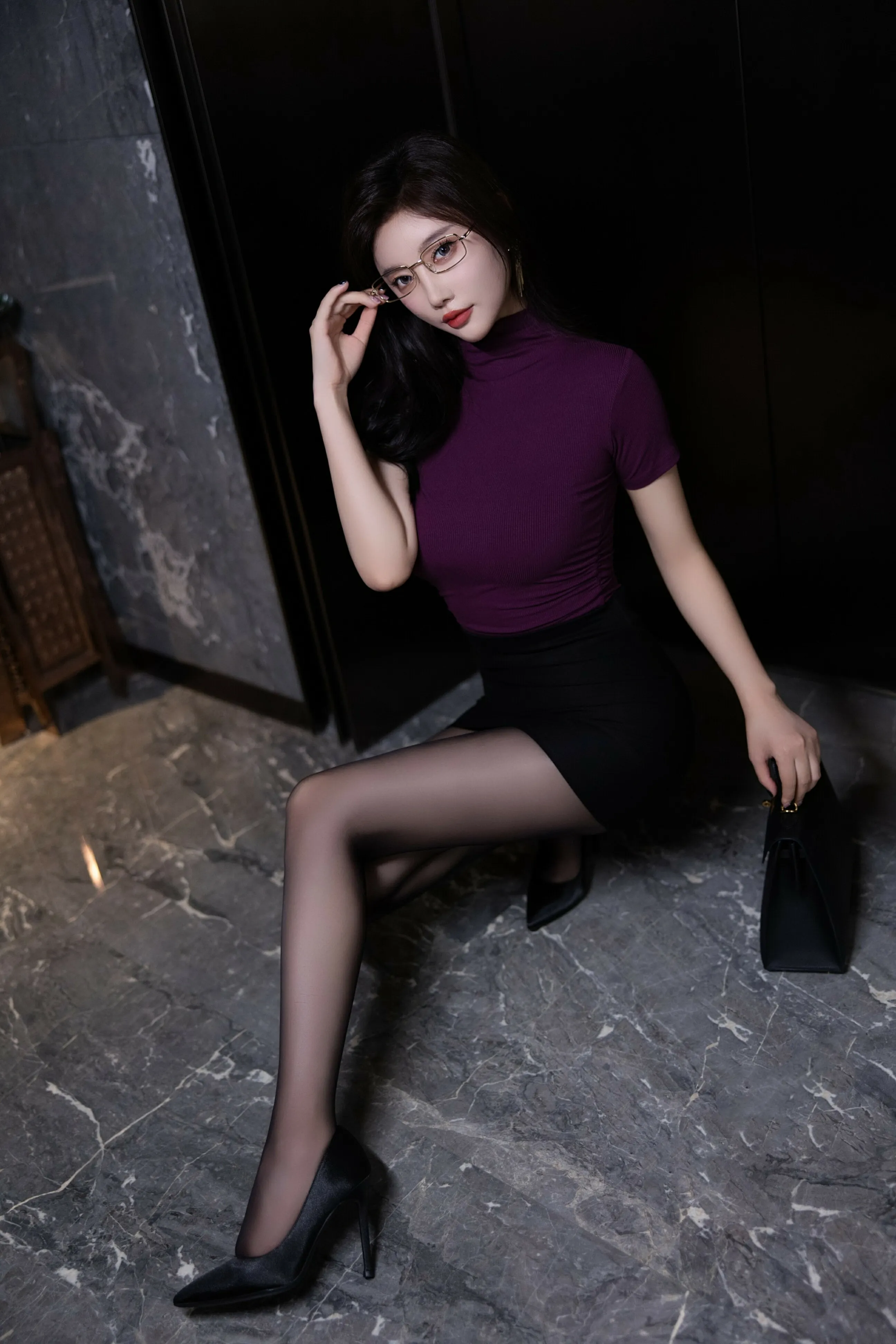 [秀人内购] 杨晨晨 诱人私拍福利 紫色T恤 未上架无水印