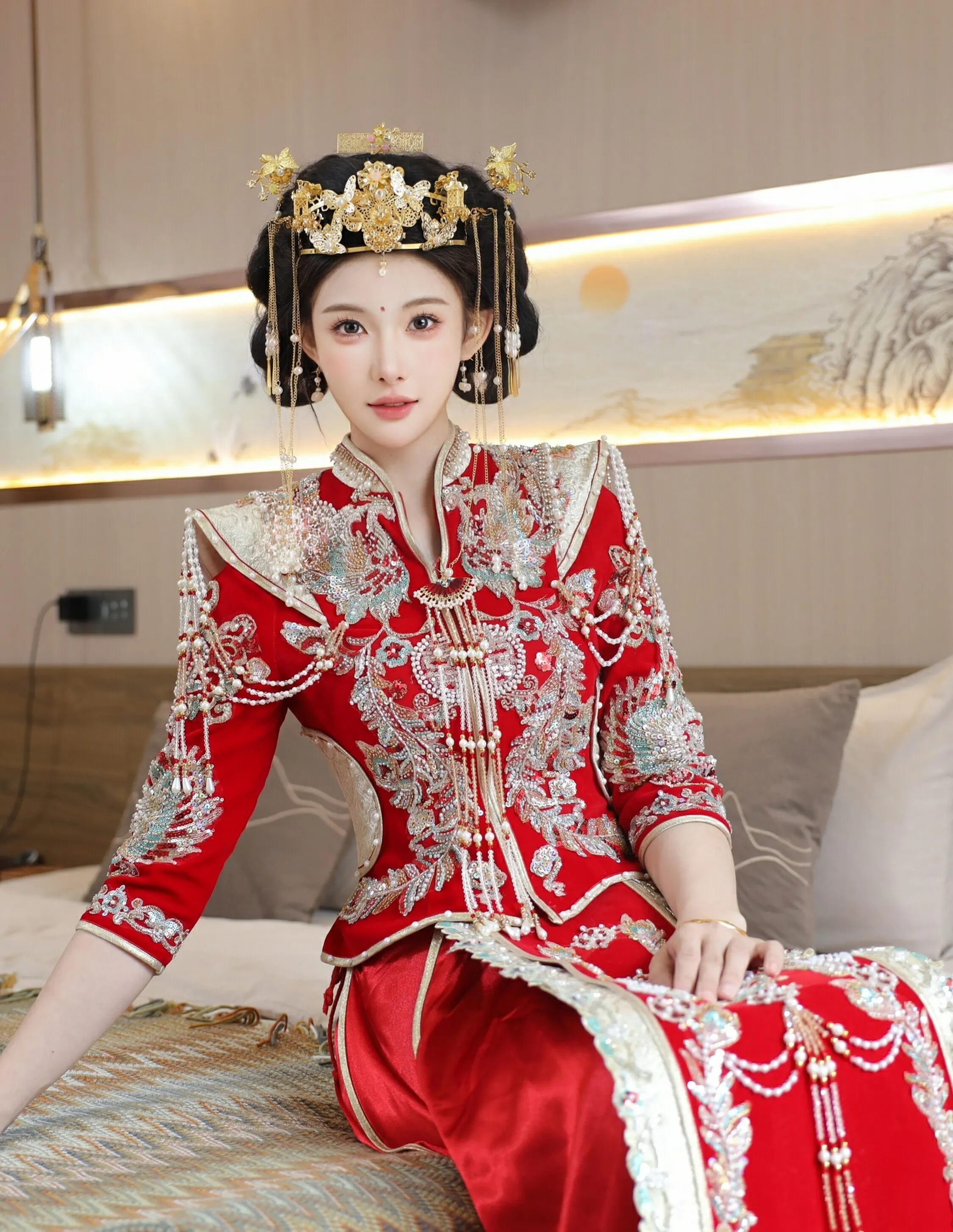 [XiuRen秀人网] 2025.09.08 No.10742 梨霜儿 红色新娘服饰 肉色丝袜 性感写真 [84+1P]