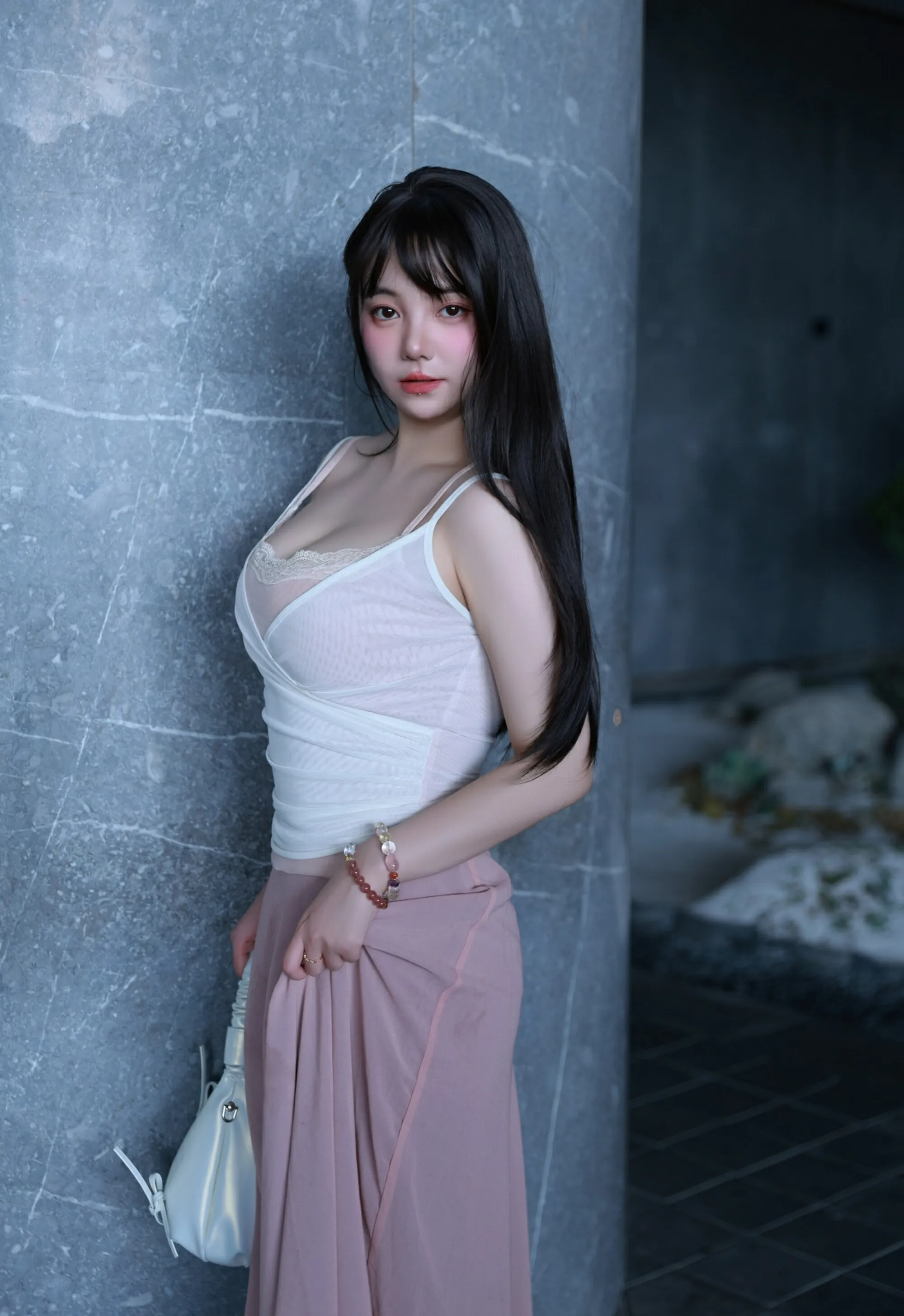 [XiuRen秀人网] 2025.09.09 No.10746 软情 粉色内衣 紫色长裙 性感写真 [86+1P]