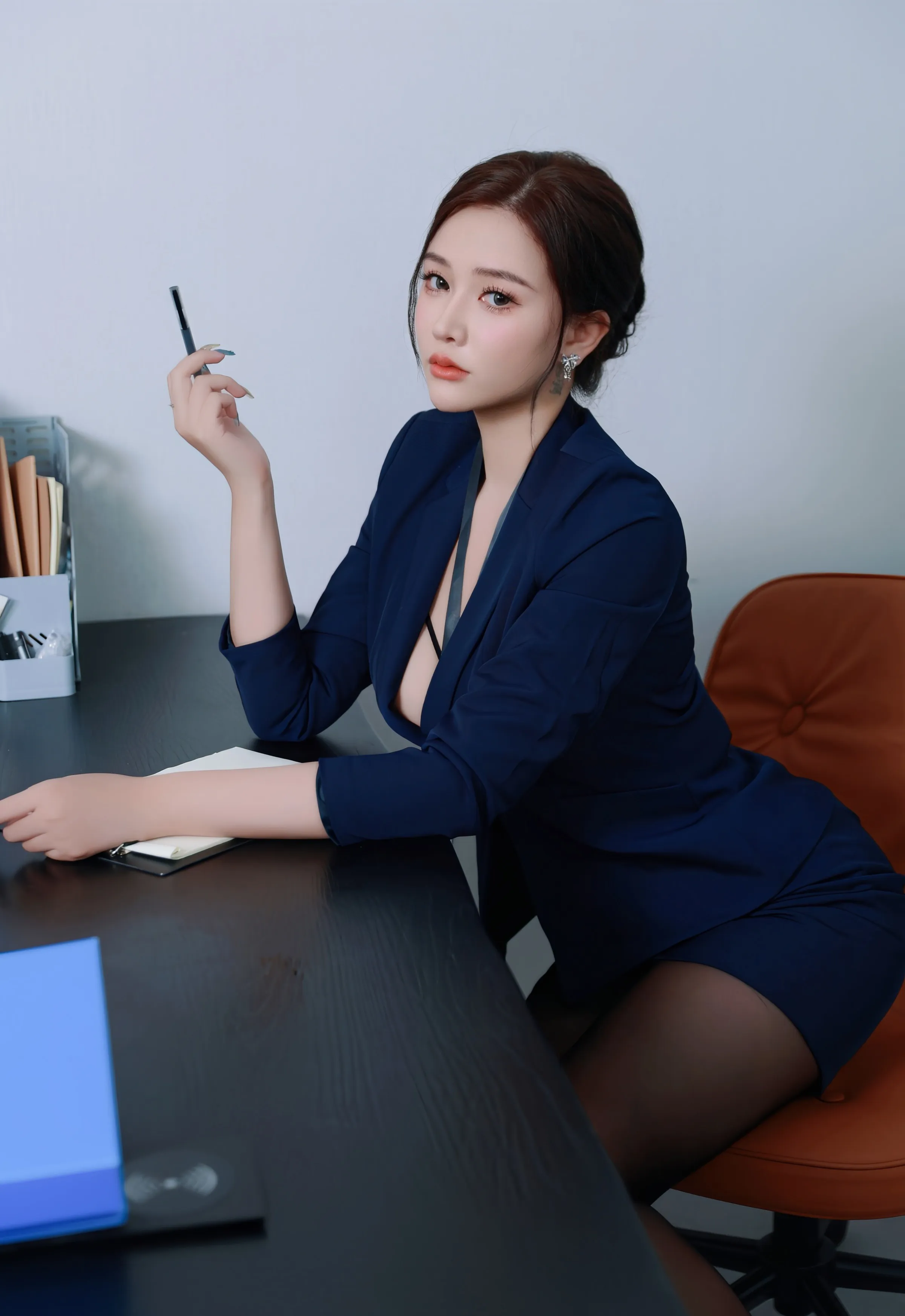 [XiuRen秀人网] 2025.09.10 No.10751 娜比 深色OL服饰 魅惑黑丝 性感写真 [75+1P]