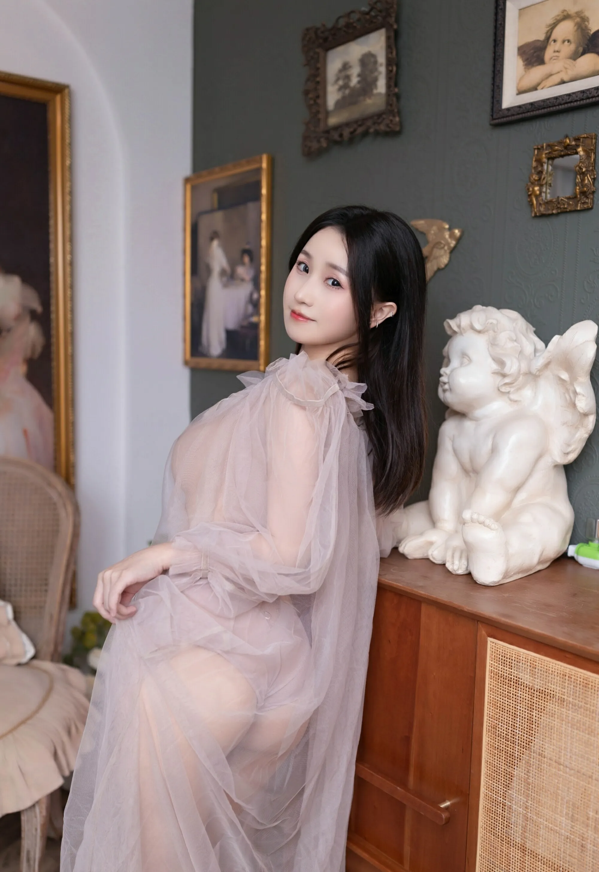 [XiuRen秀人网] 2025.09.10 No.10752 杏子Yada 紫色内衣 轻透粉纱 性感写真 [68+1P]