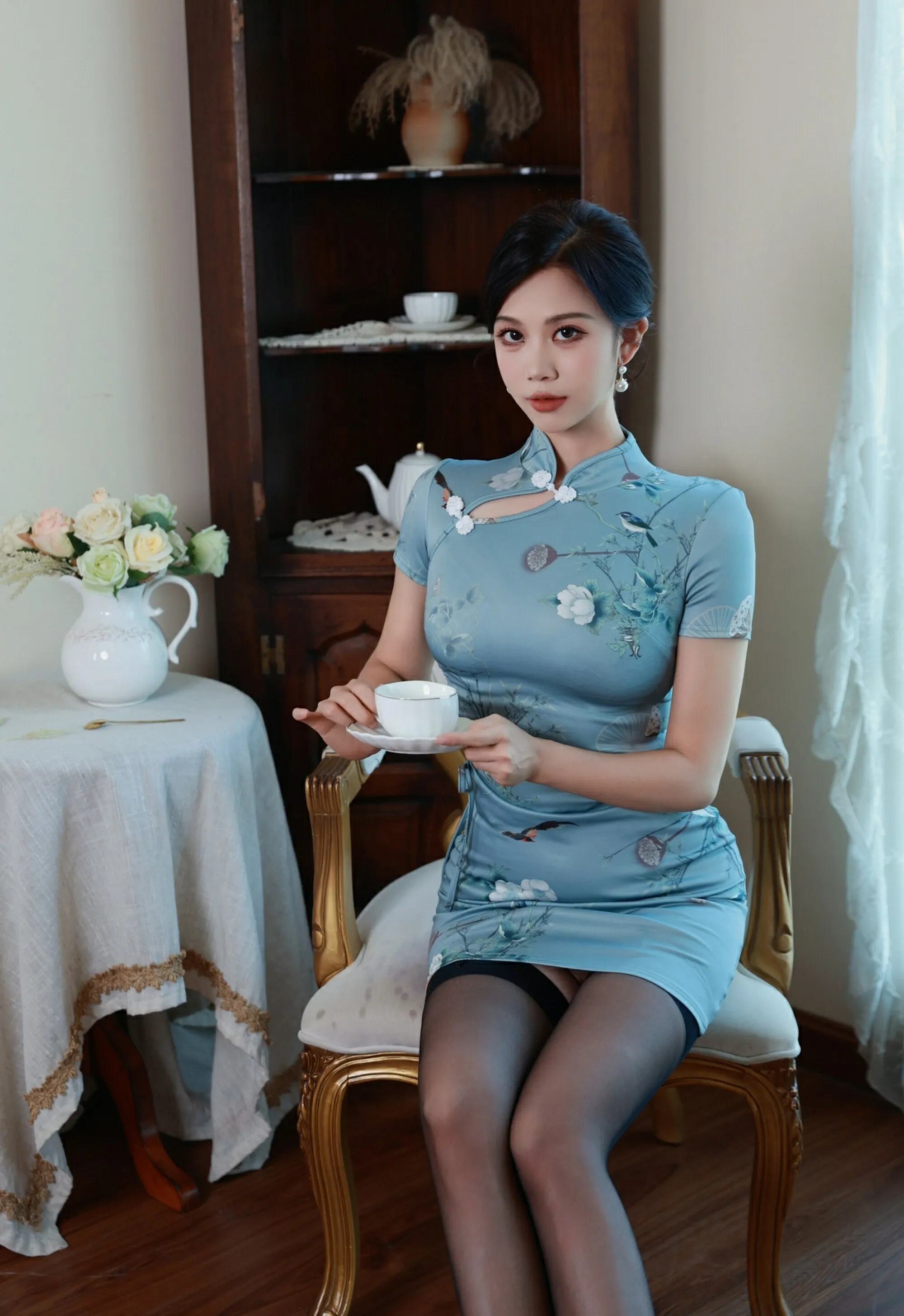 [XiuRen秀人网] 2025.09.11 No.10753 玫瑰我爱你 蓝色旗袍 魅惑黑丝 性感写真 [70+1P]