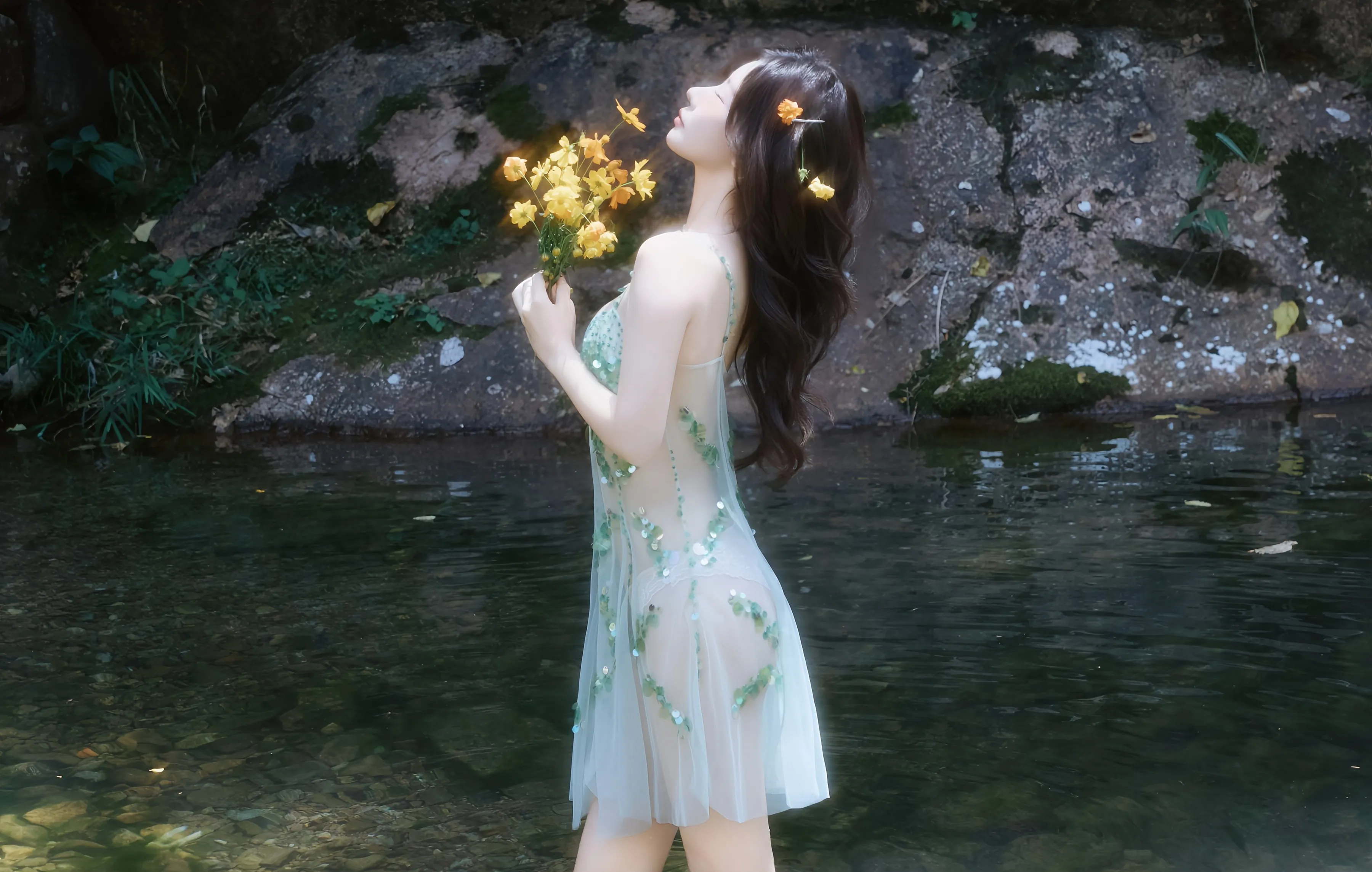 [XiuRen秀人网] 2025.09.11 No.10756 尹甜甜 亮片裙 性感写真 [60+1P]