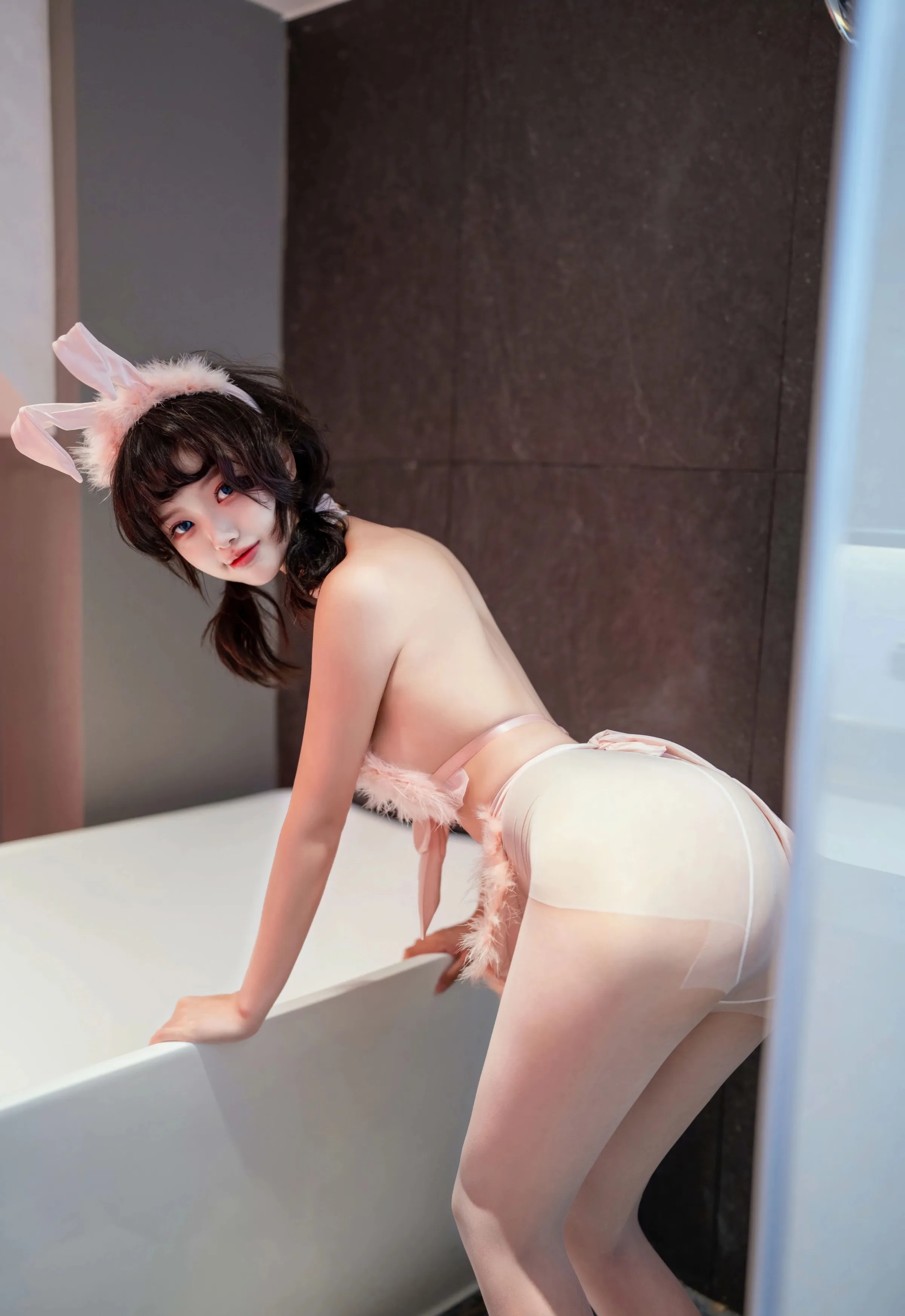 [XINGYAN星颜社] 2025.09.11 VOL.397 白虎巧巧 新人首套写真 性感粉色情趣内衣 [68+1P]