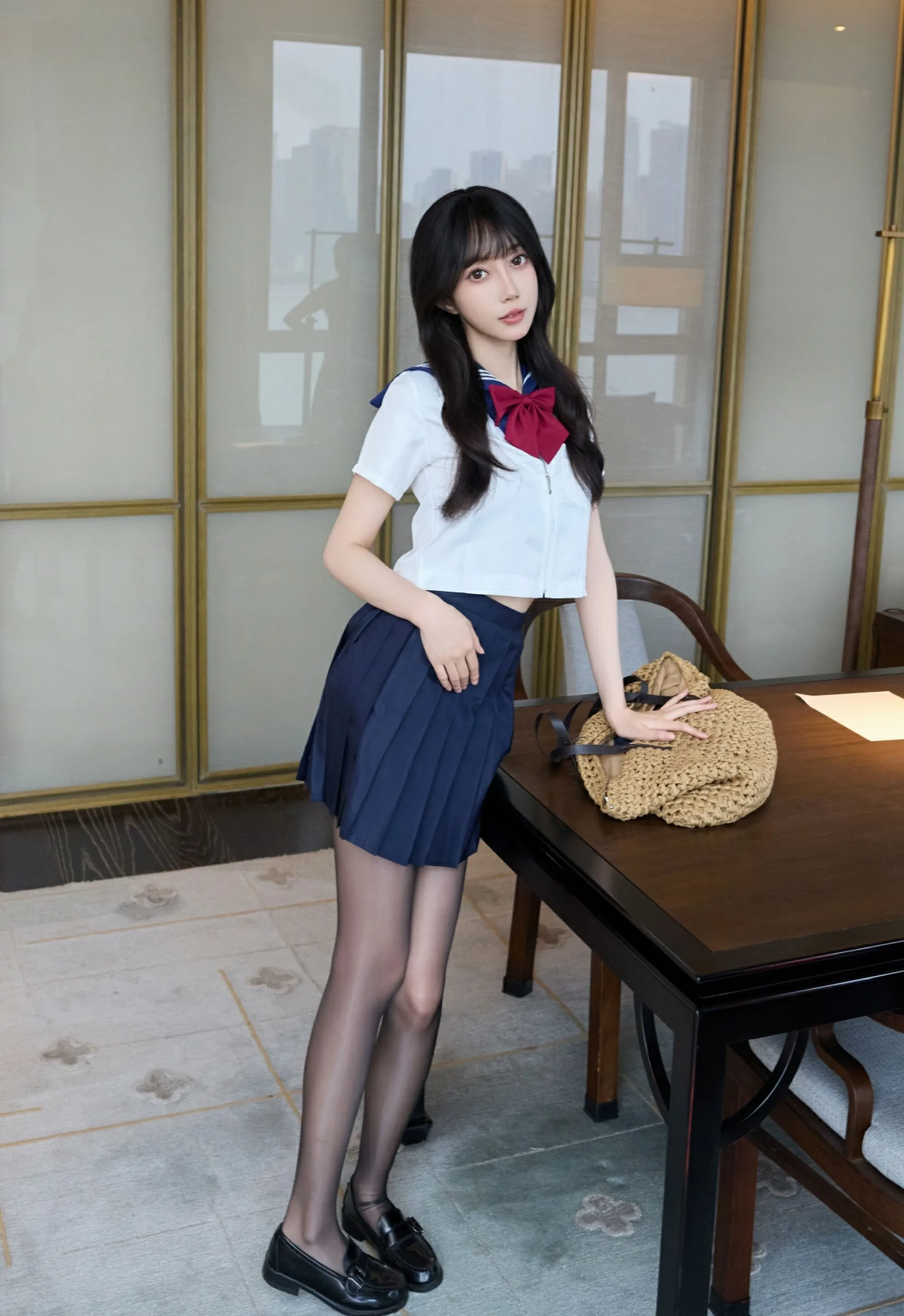 [XiuRen秀人网] 2025.09.15 No.10766 玥儿玥er JK制服 性感魅惑黑丝 上海旅拍写真 [68+1P]