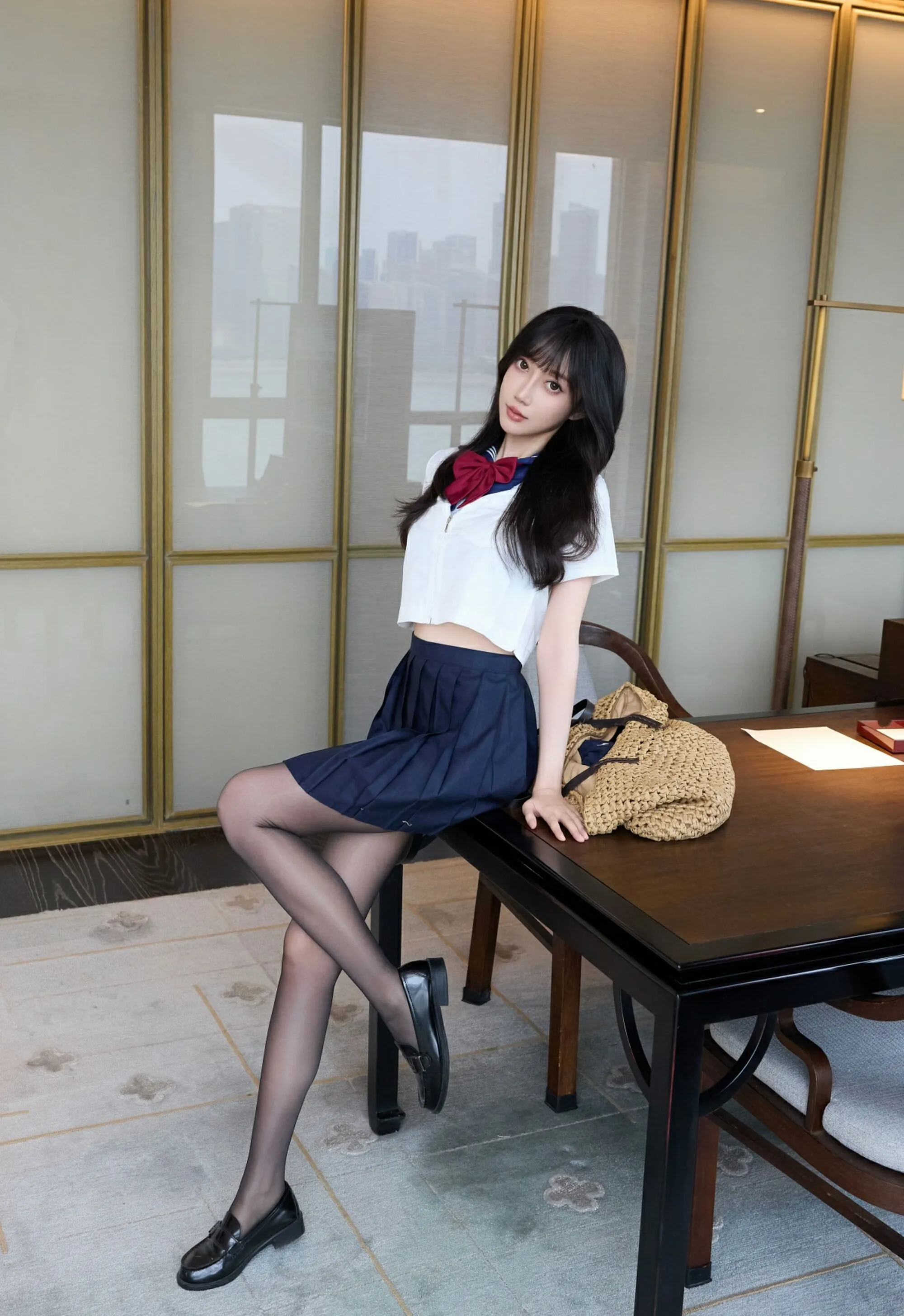 [XiuRen秀人网] 2025.09.15 No.10766 玥儿玥er JK制服 性感魅惑黑丝 上海旅拍写真 [68+1P]