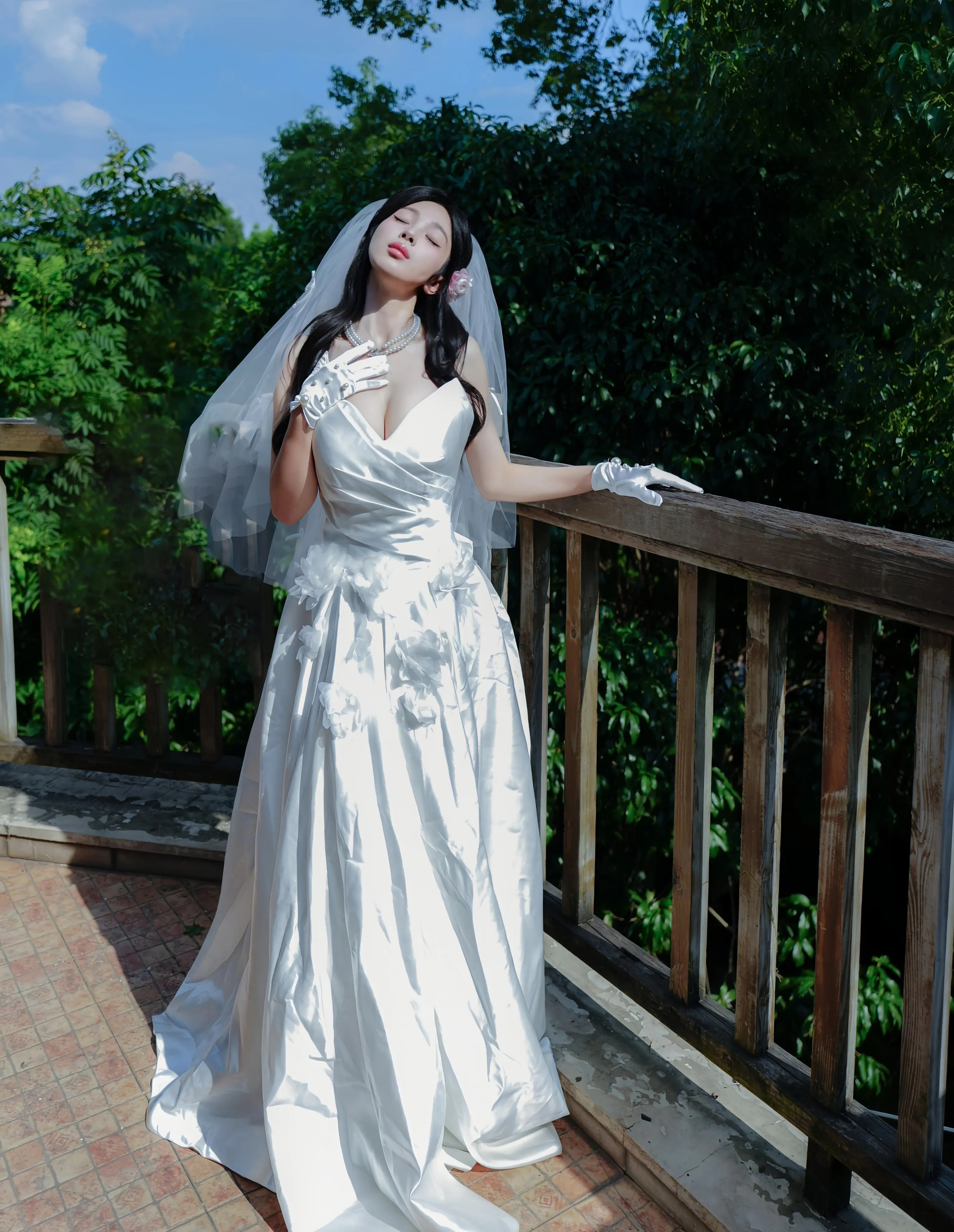 [XiuRen秀人网] 2025.09.16 No.10769 朱朱molly 新人首套写真 性感白色婚纱 [54+1P]