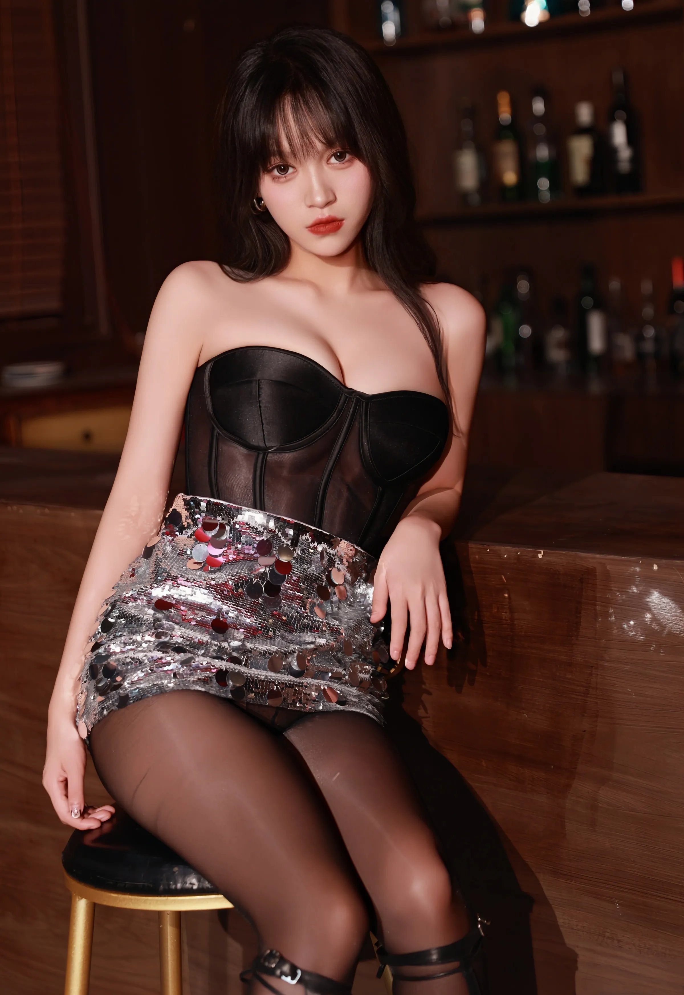 [XiuRen秀人网] 2025.09.16 No.10772 糯咪 黑色连衣短裙 性感写真 [76+1P]