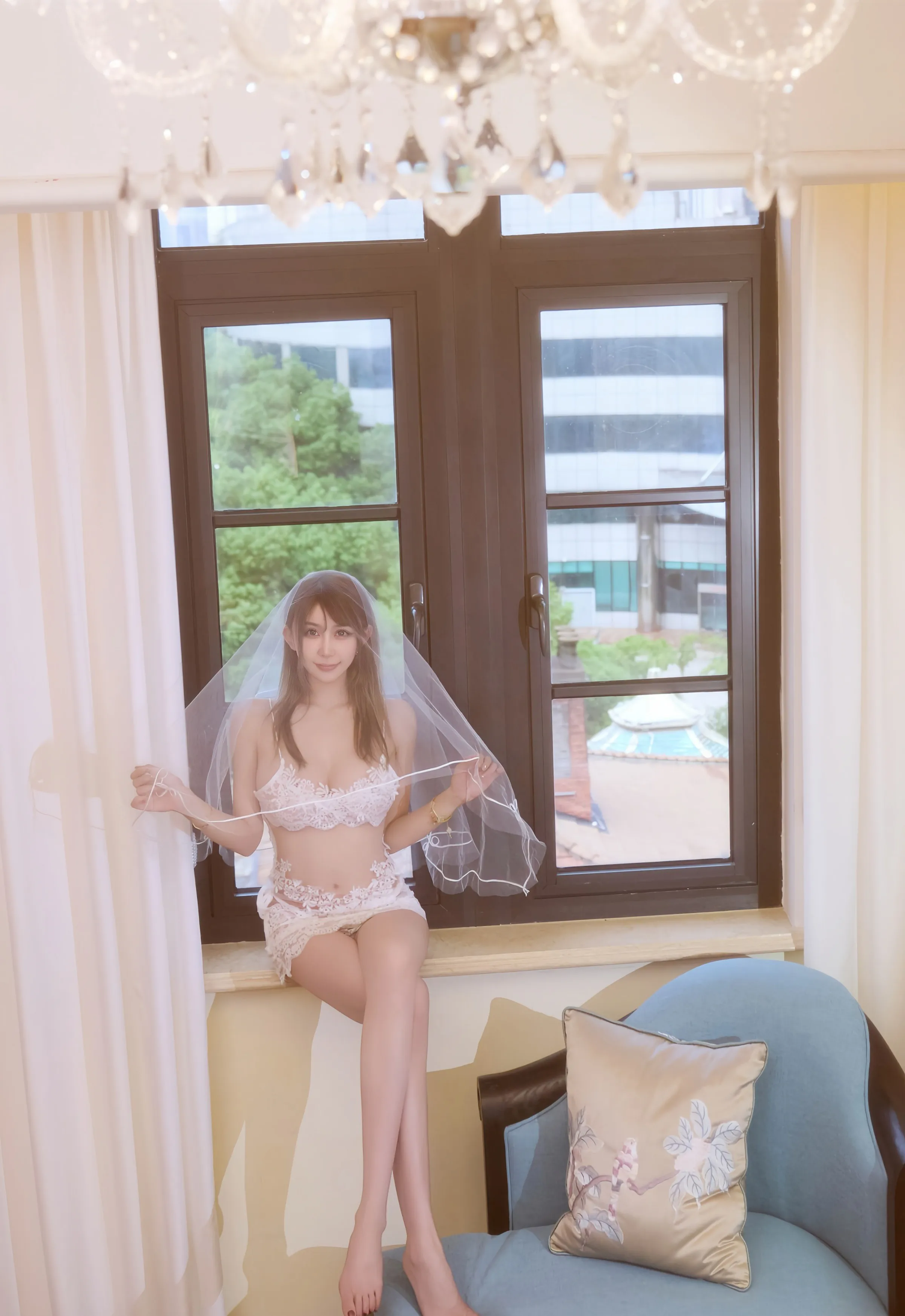 [XiuRen秀人网] 2025.09.17 No.10775 Zoe柚柚 白色蕾丝服饰 性感写真 [68+1P]