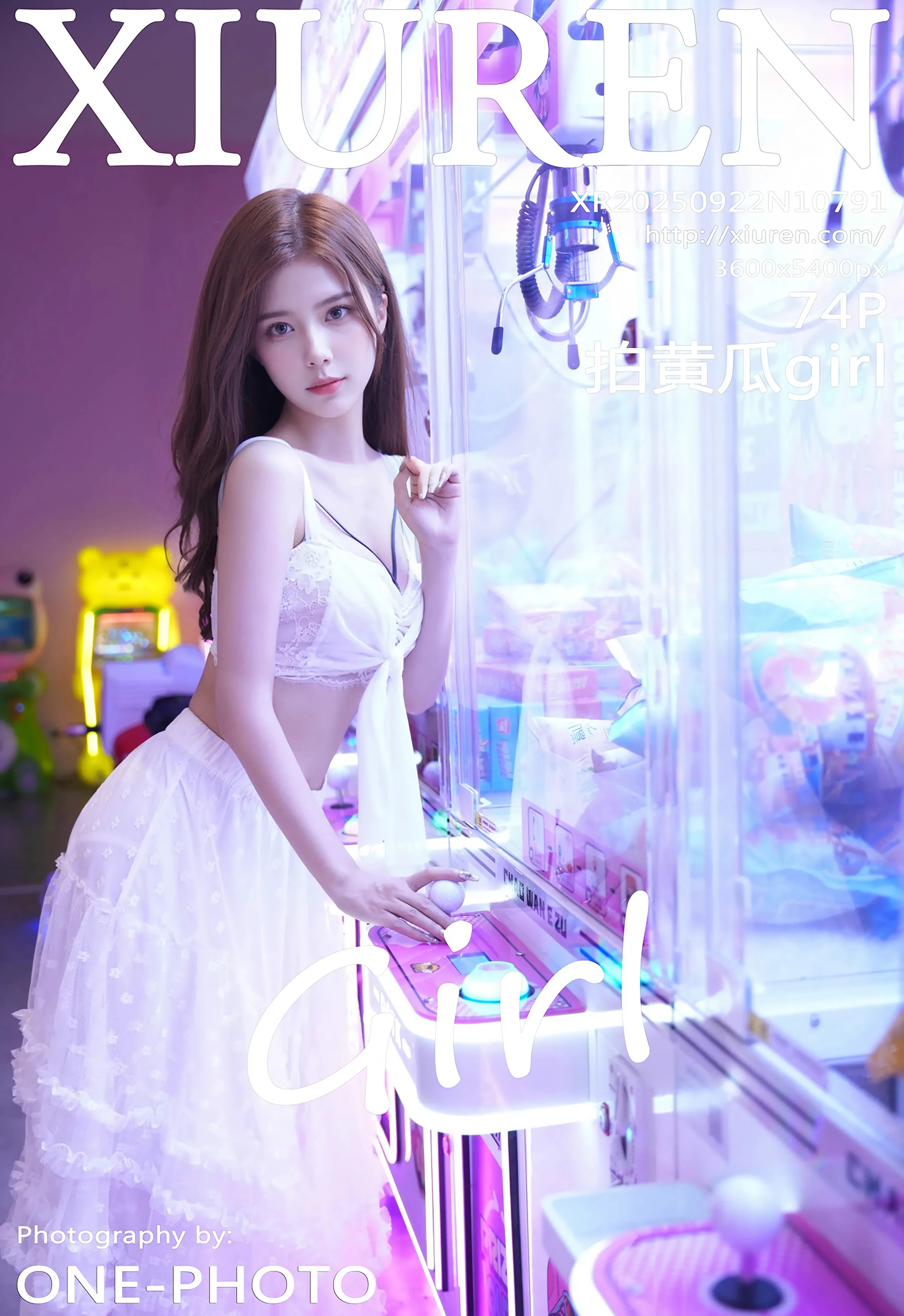 [XiuRen秀人网] 2025.09.22 No.10791 拍黄瓜girl 白色连衣裙 性感写真 [74+1P]