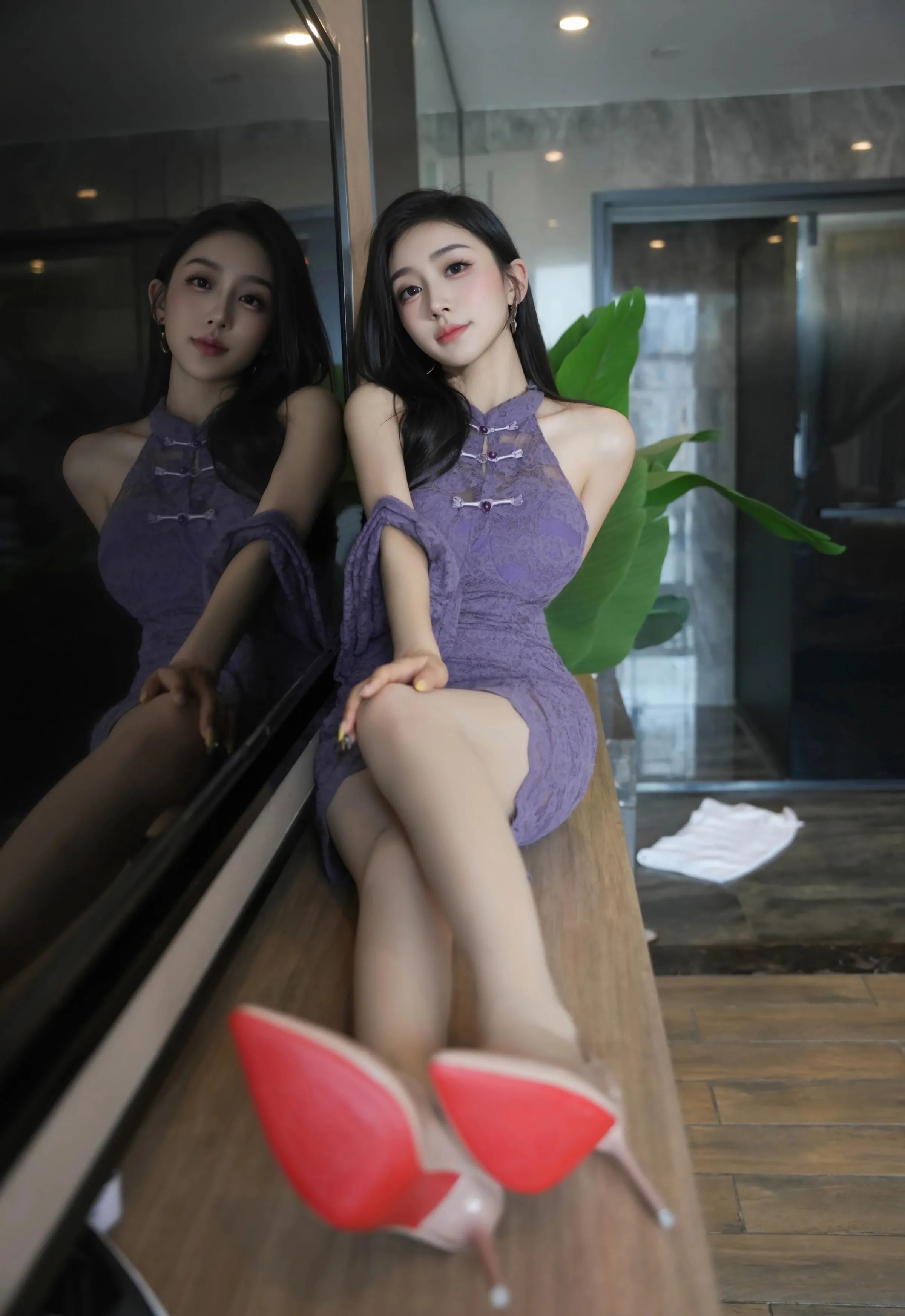 [XiuRen秀人网] 2025.09.24 No.10801 小阿娇Gill 紫色连衣裙 白色丝袜 性感写真 [70+1P]