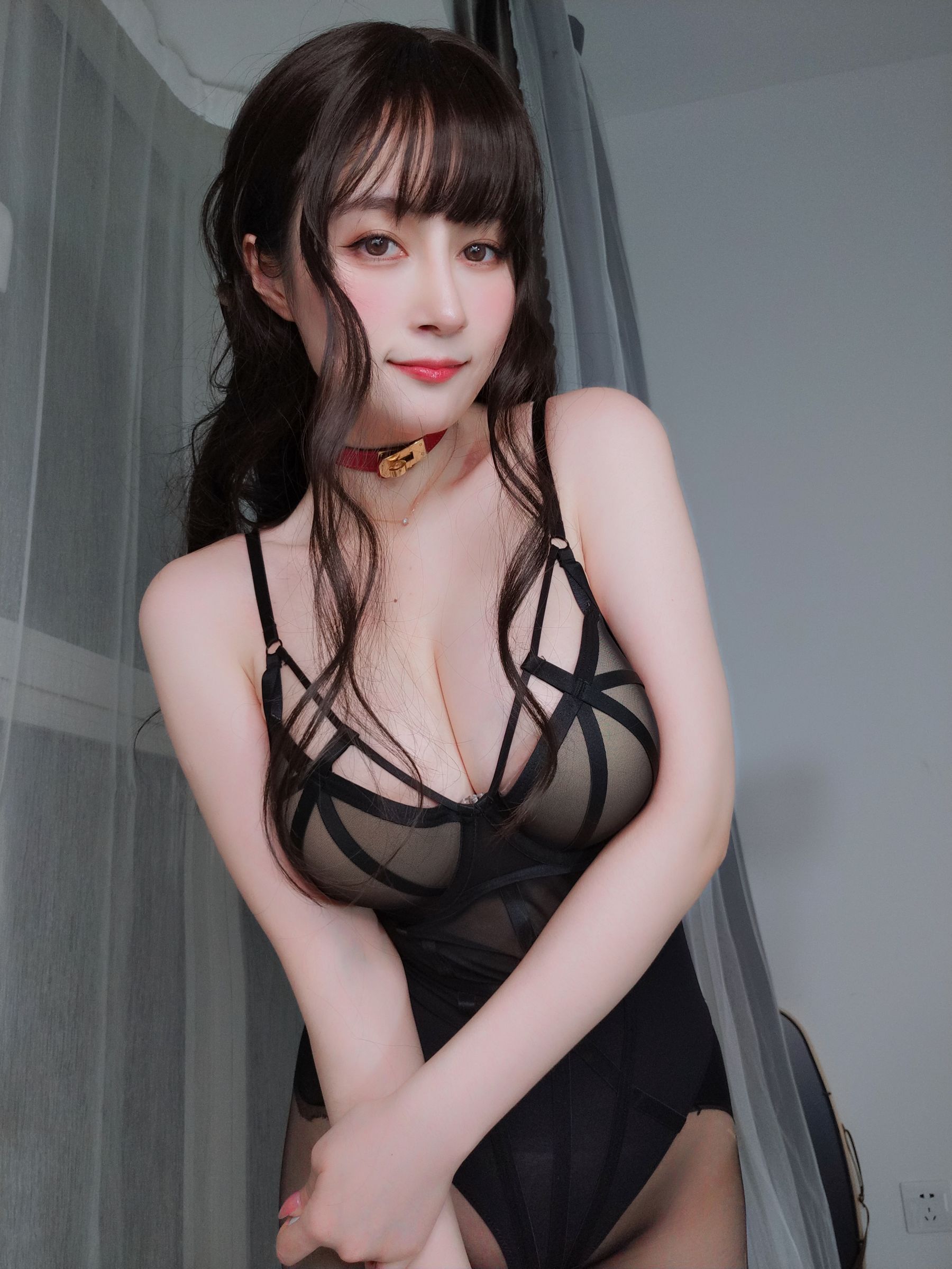 [COSPLAY] Coser小姐姐白银 – 黑丝OL情趣
