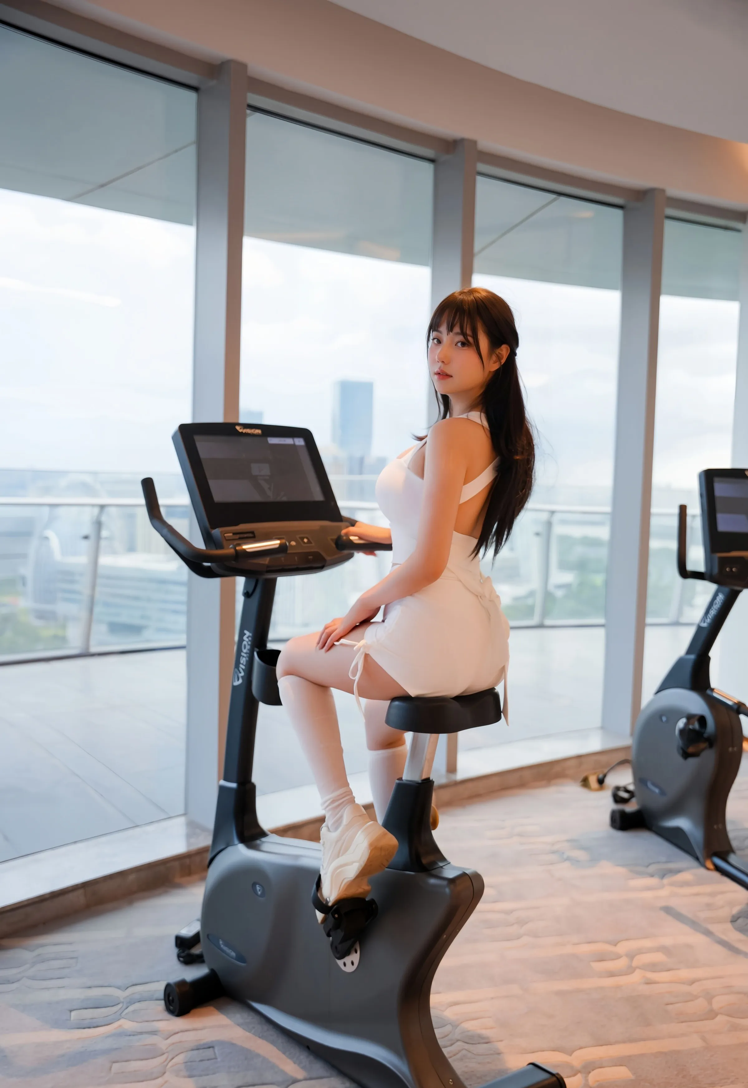 [XiuRen秀人网] 2025.09.25 No.10808 软情 白色运动服 性感写真 [81+1P]