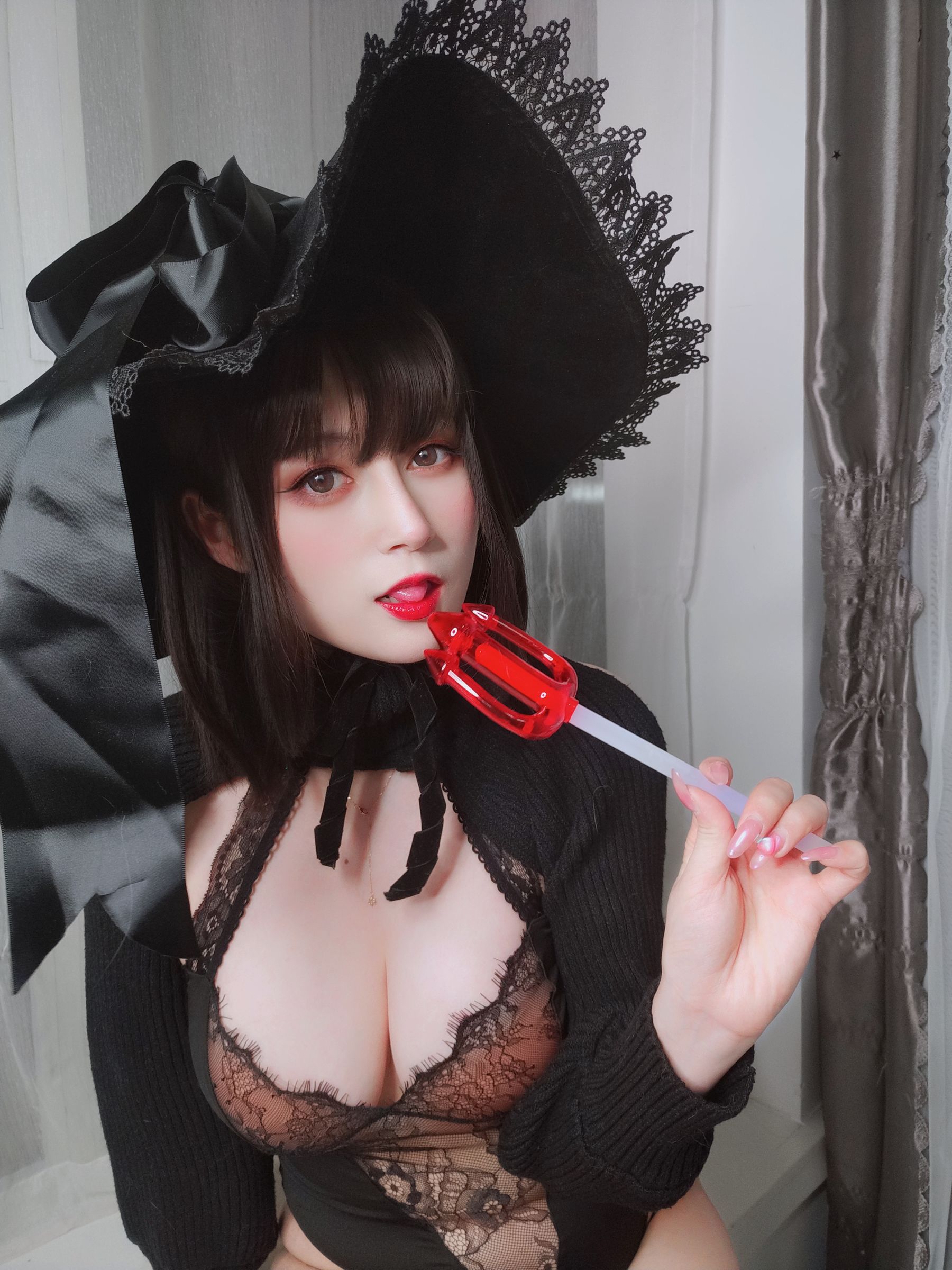 [COSPLAY] Coser小姐姐白银 – 柴郡魔女