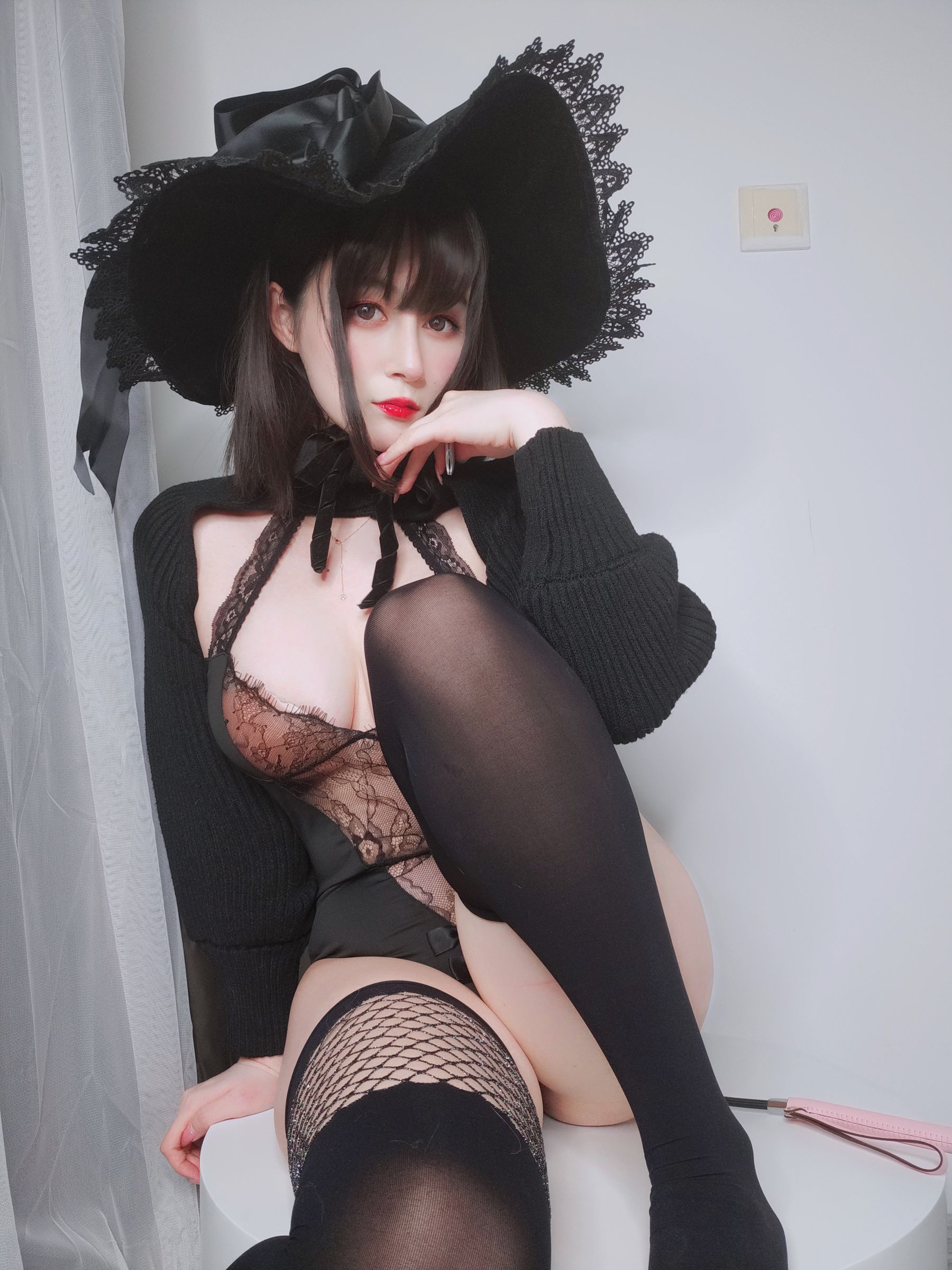 [COSPLAY] Coser小姐姐白银 – 柴郡魔女