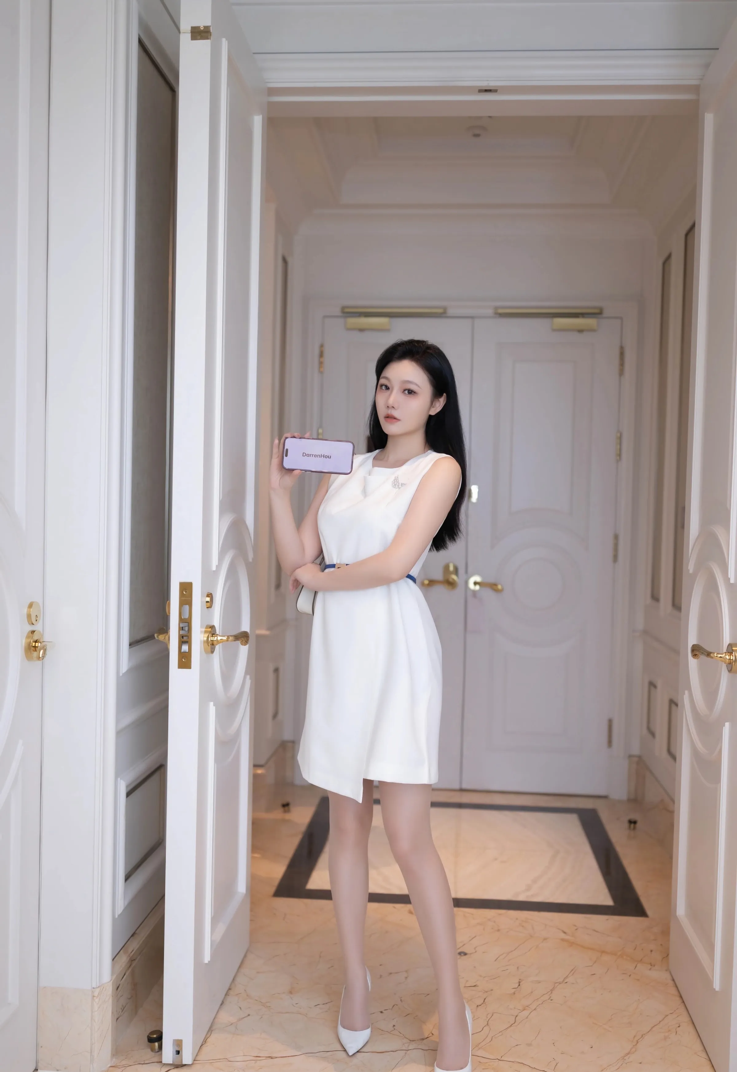 [XiuRen秀人网] 2025.09.29 No.10829 安然anran 性感蓝灰色内衣 珠海旅拍写真 [80+1P]