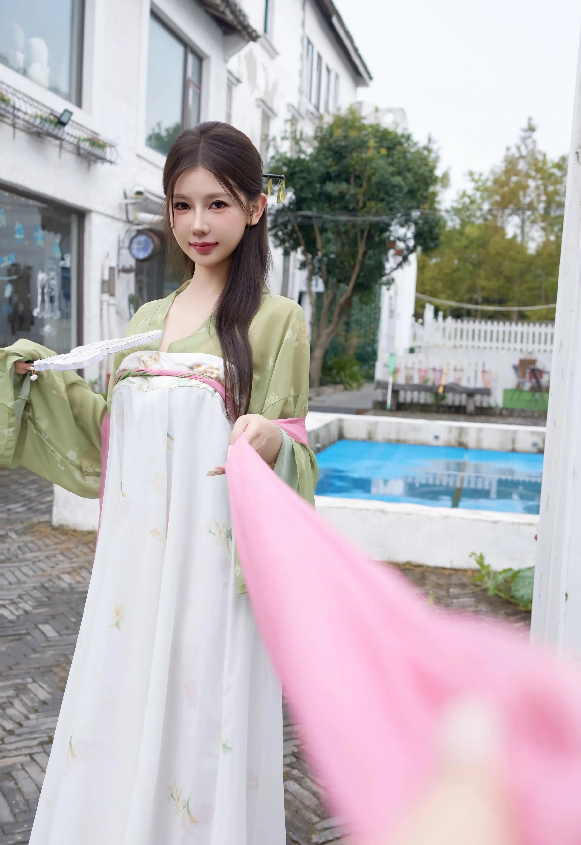 [XiuRen秀人网] 2025.09.30 No.10834 尹甜甜sunny 性感汉服装扮 中秋主题 上海旅拍写真 [83+1P]