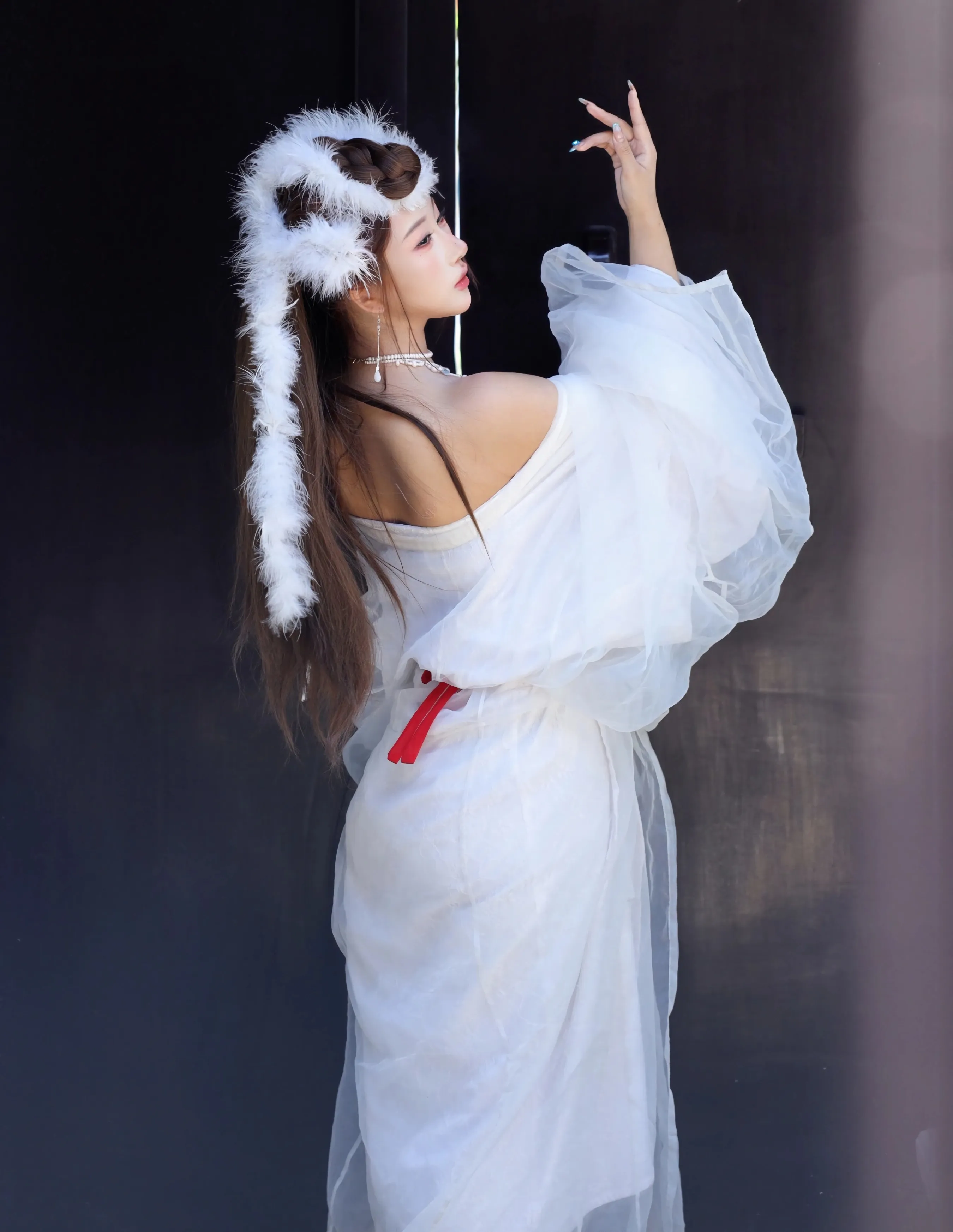 [XiuRen秀人网] 2025.10.09 No.10843 金允希Yuki 白色锦毛鼠装扮 性感写真 [78+1P]