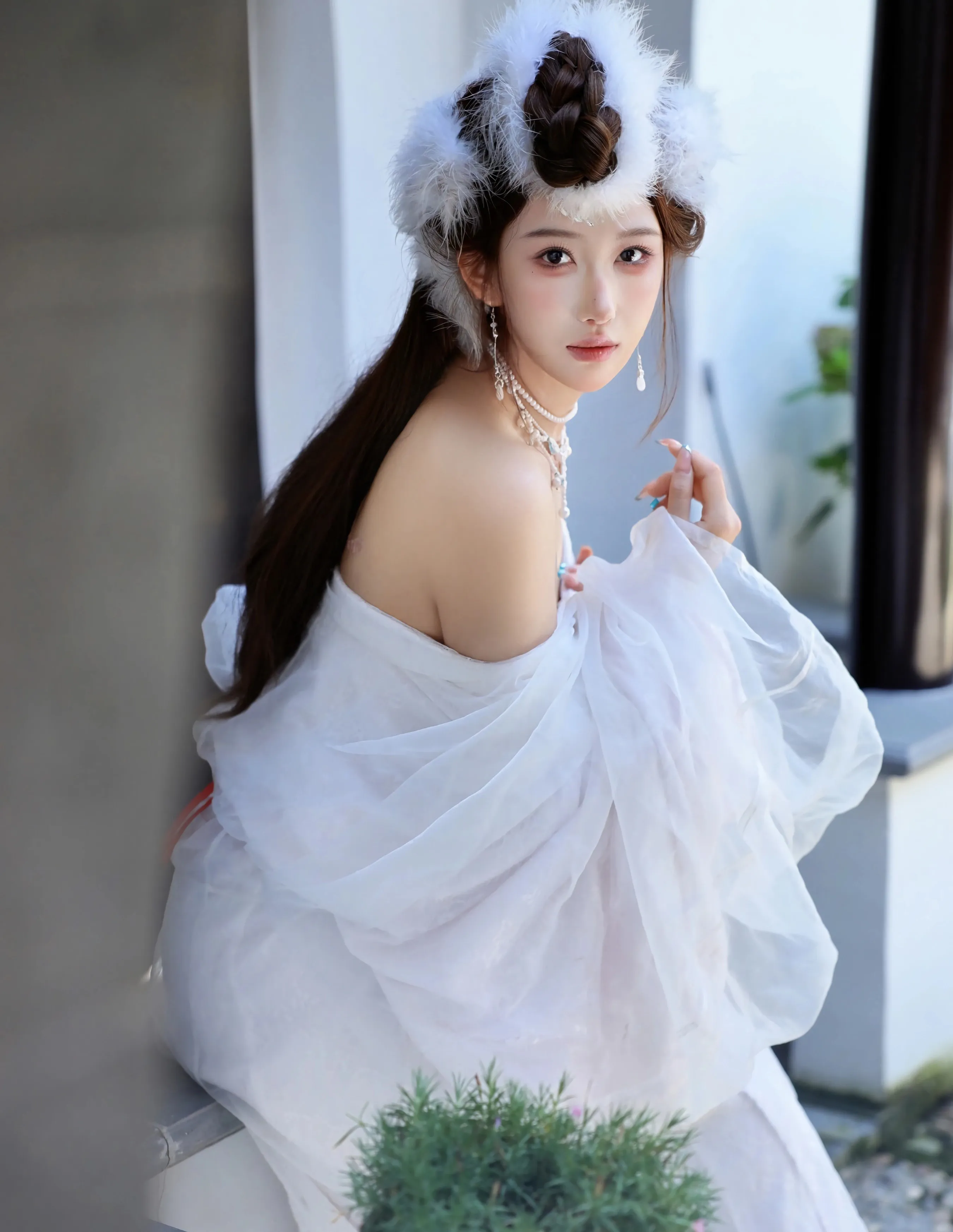 [XiuRen秀人网] 2025.10.09 No.10843 金允希Yuki 白色锦毛鼠装扮 性感写真 [78+1P]