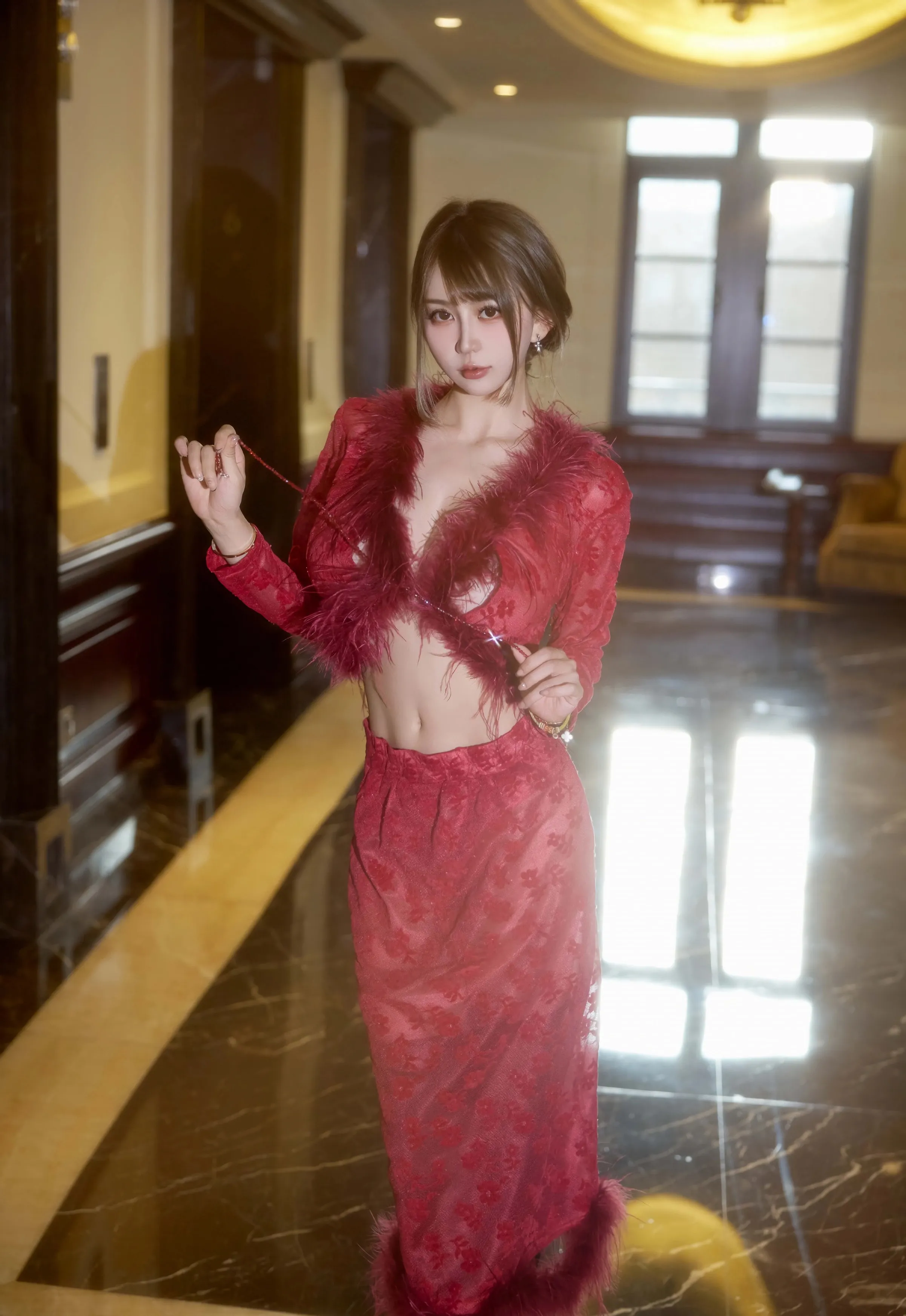 [XiuRen秀人网] 2025.10.10 No.10848 Zoe柚柚 红色复古服饰 性感写真 [52+1P]