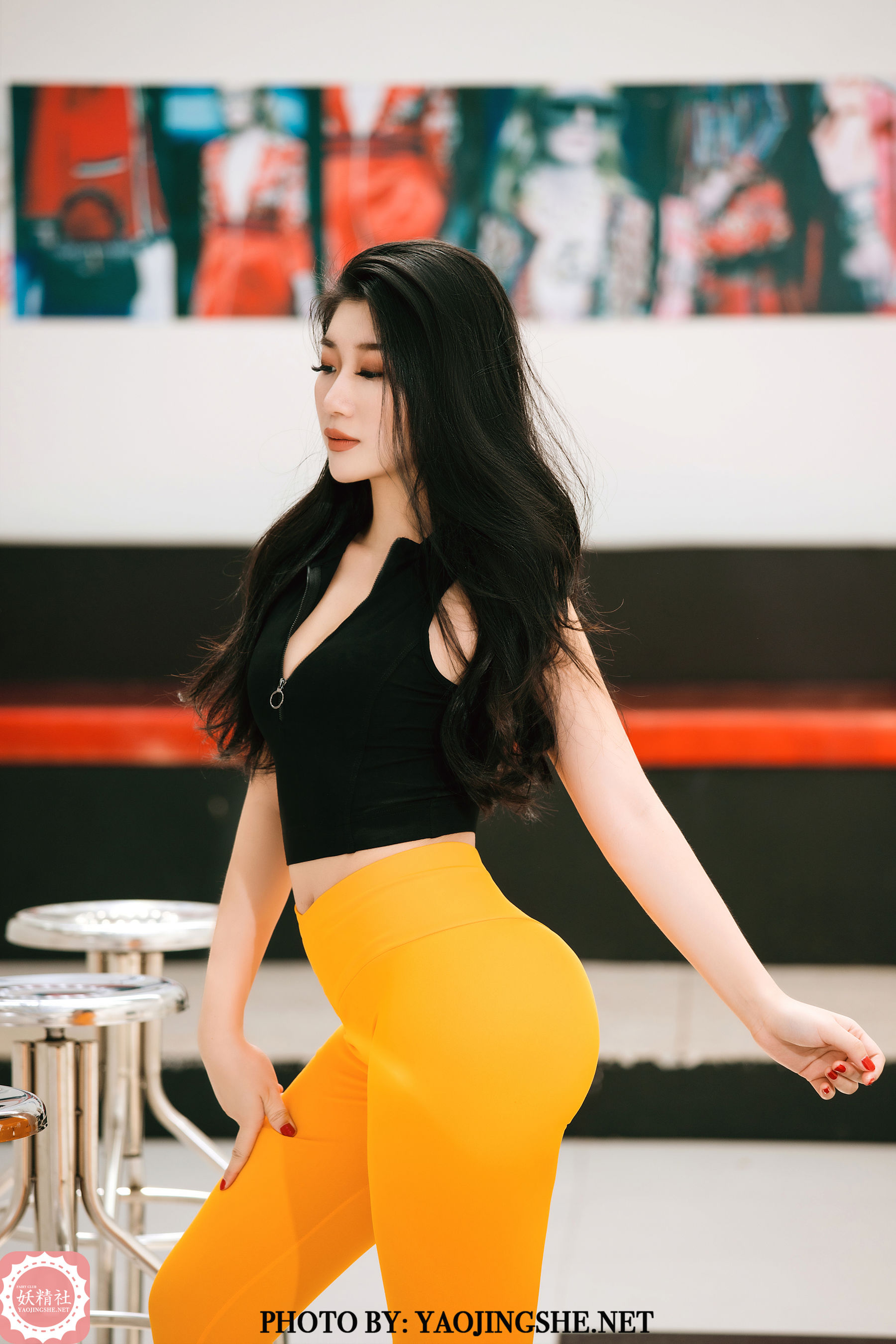 [妖精社] V2012 秋韵《健身蜜桃》[30P]