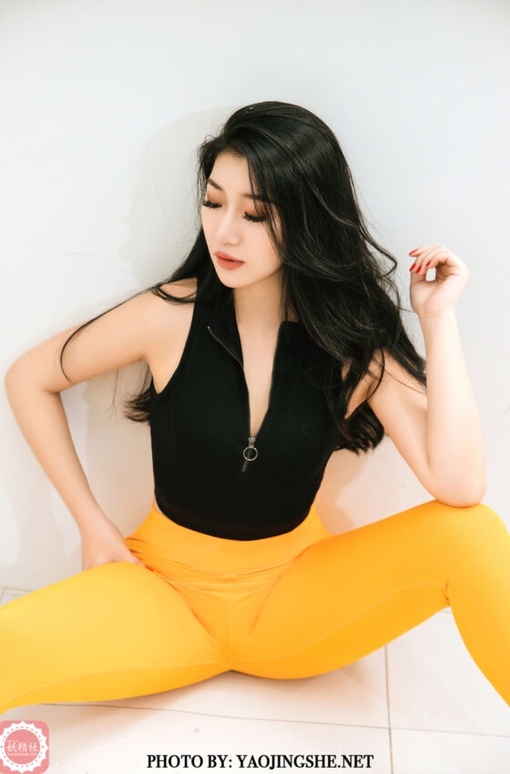 [妖精社] V2012 秋韵《健身蜜桃》[30P]