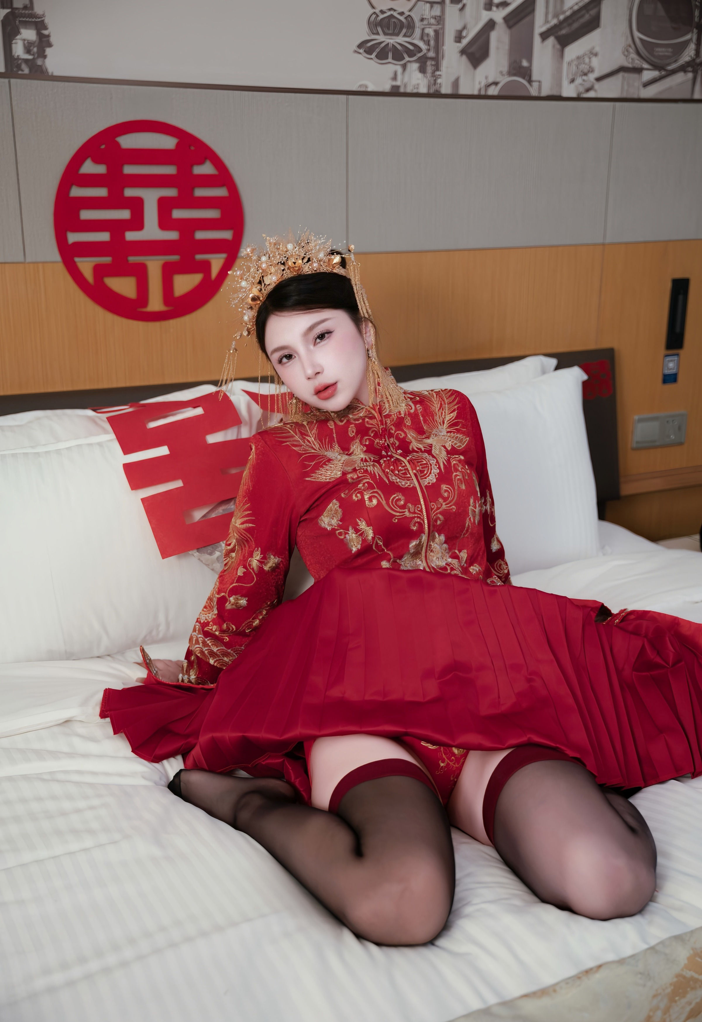 [XiuRen秀人网] 2025.10.14 No.10865 小蛮妖Yummy 红色新娘服饰 性感写真 [66+1P]