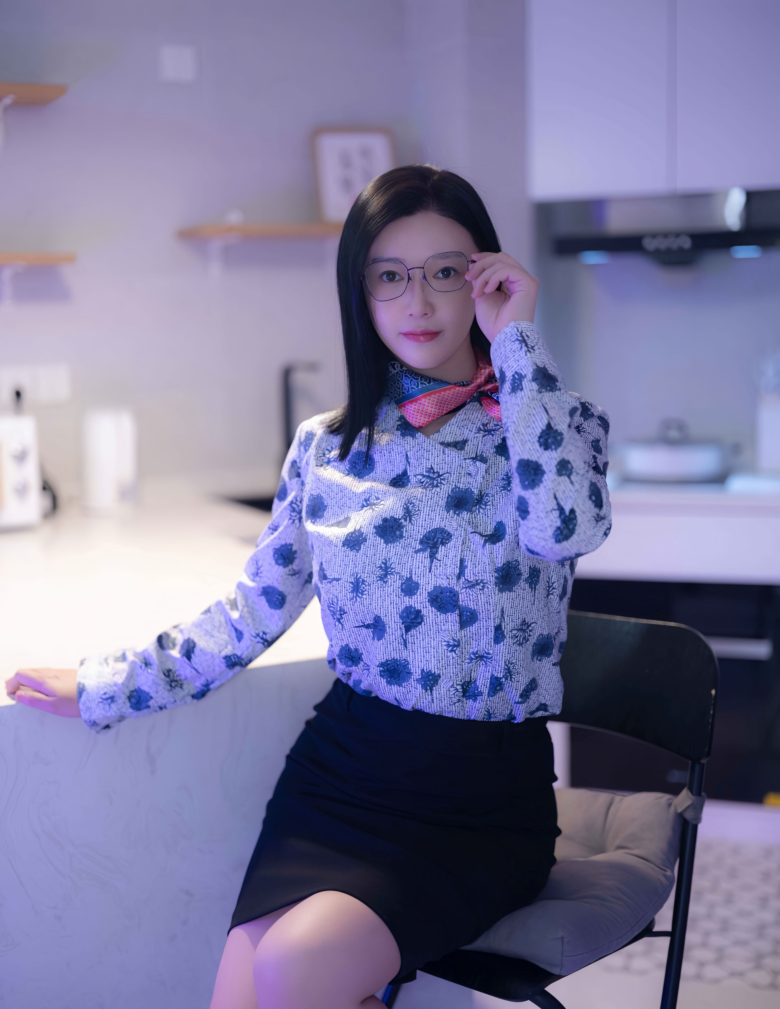 [XiuRen秀人网] 2025.10.14 No.10866 雅茹老师 深色OL服饰 性感写真 [61+1P]