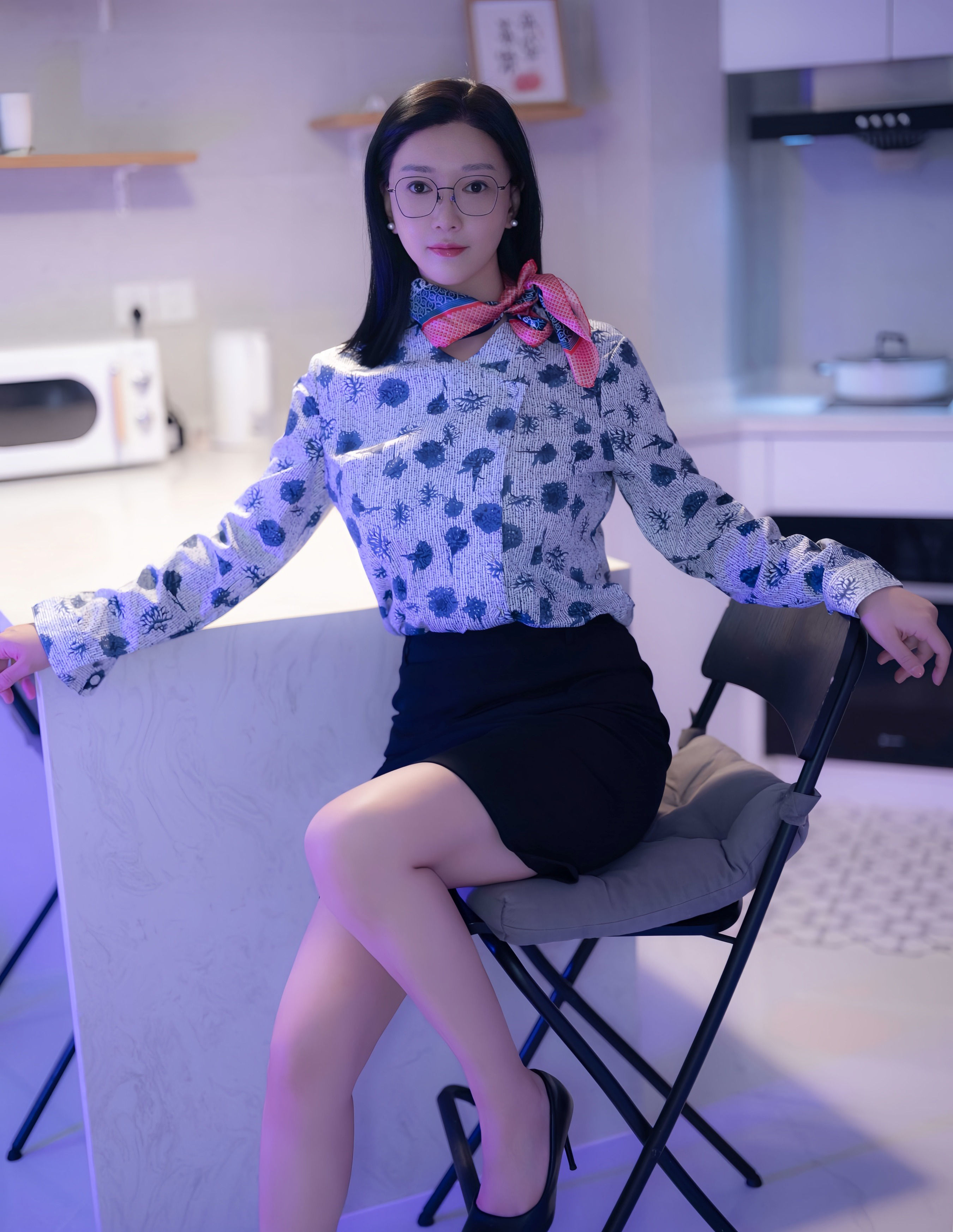 [XiuRen秀人网] 2025.10.14 No.10866 雅茹老师 深色OL服饰 性感写真 [61+1P]