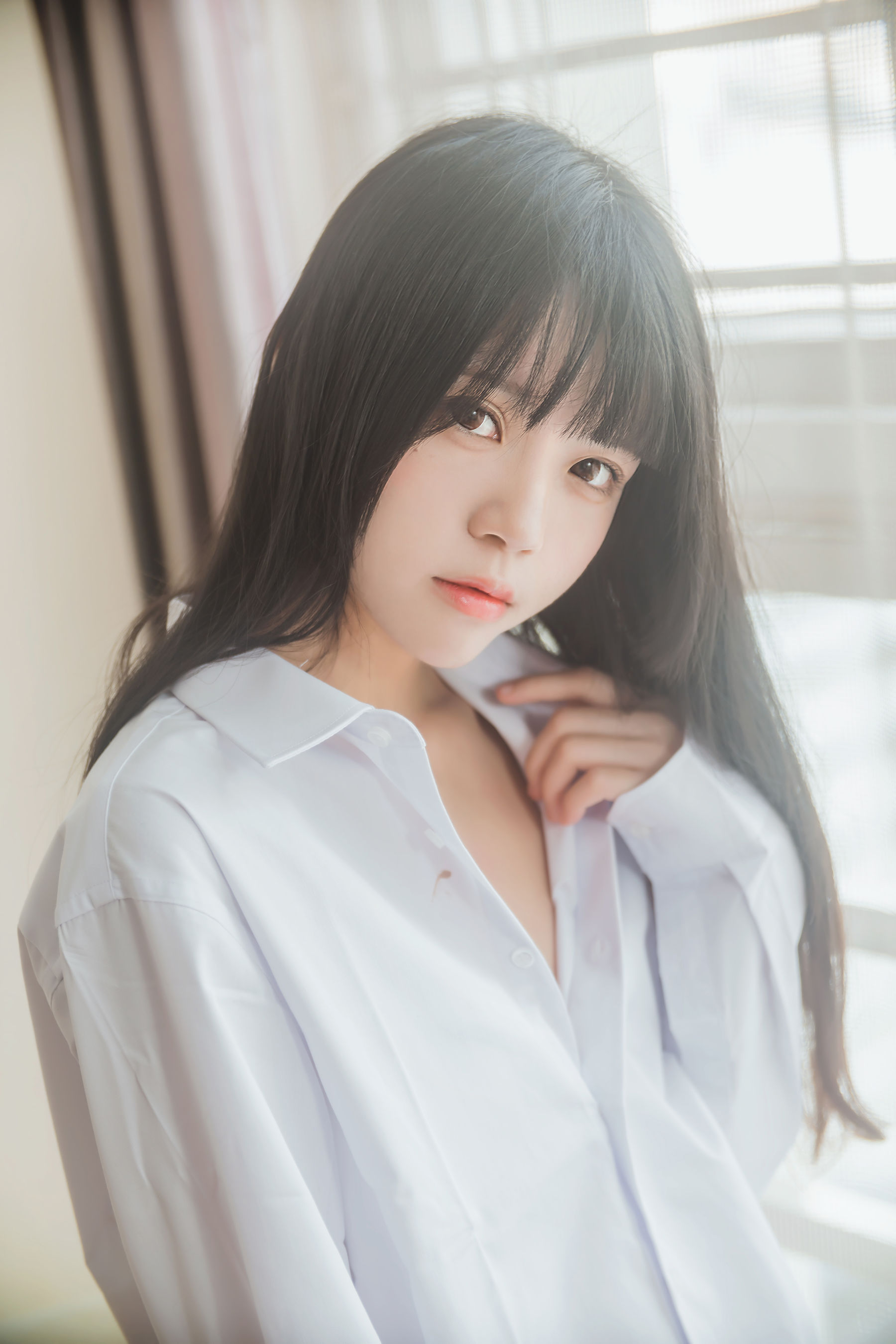 [COSPLAY] 桜桃喵 – 桜桃未熟 白衬衫散发