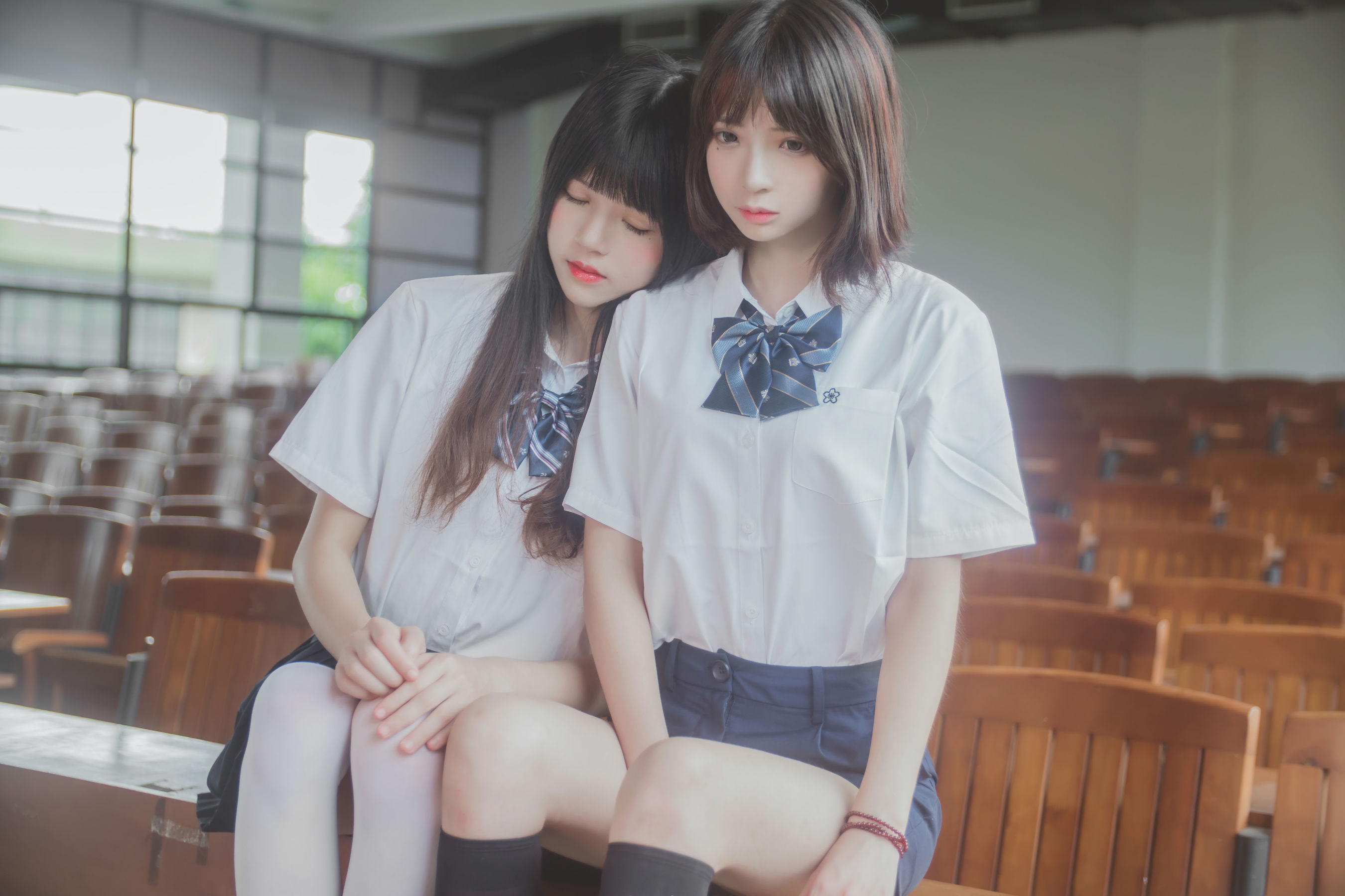 [COSPLAY] 桜桃喵 疯猫ss – JK百合