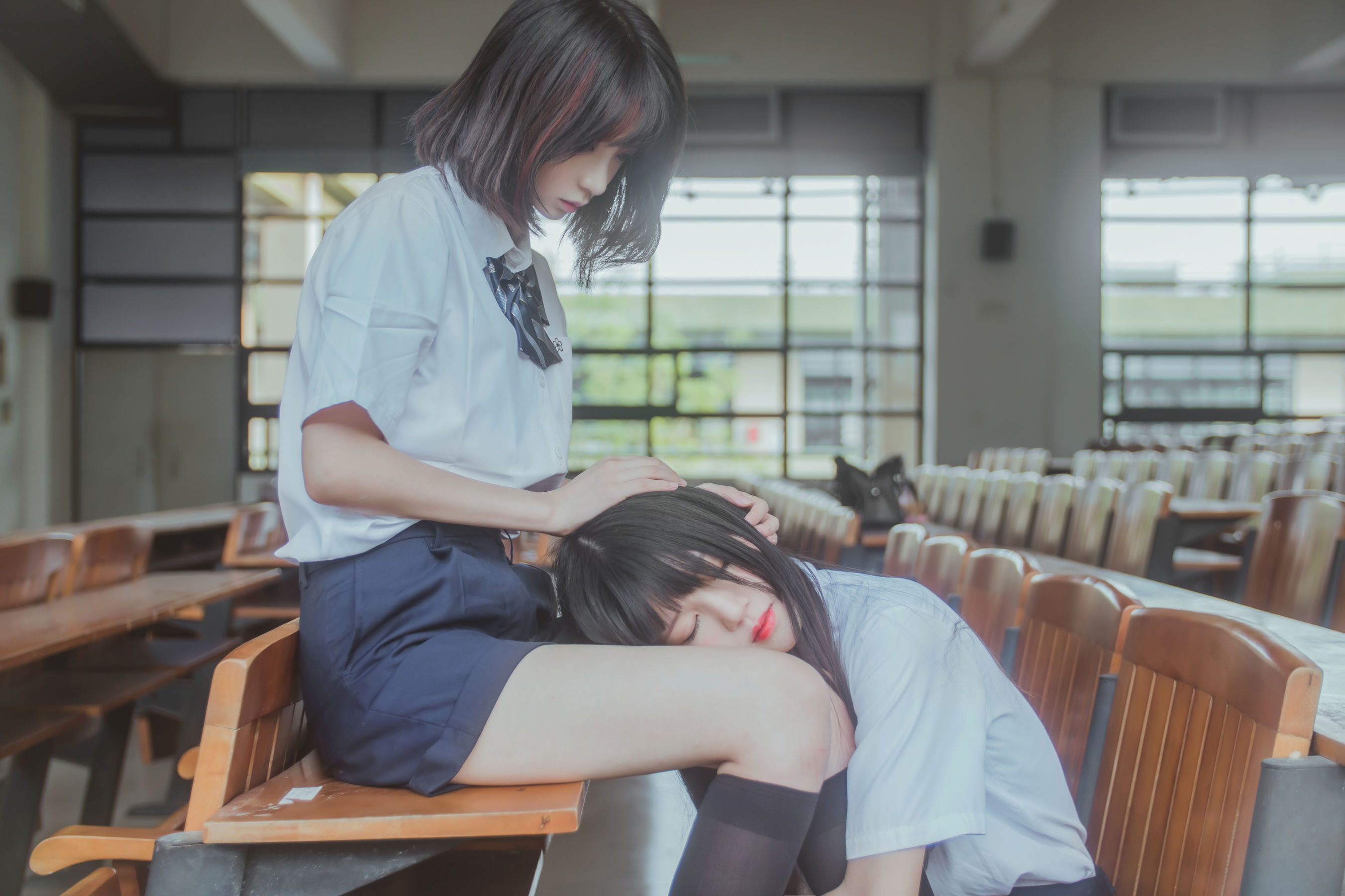 [COSPLAY] 桜桃喵 疯猫ss – JK百合