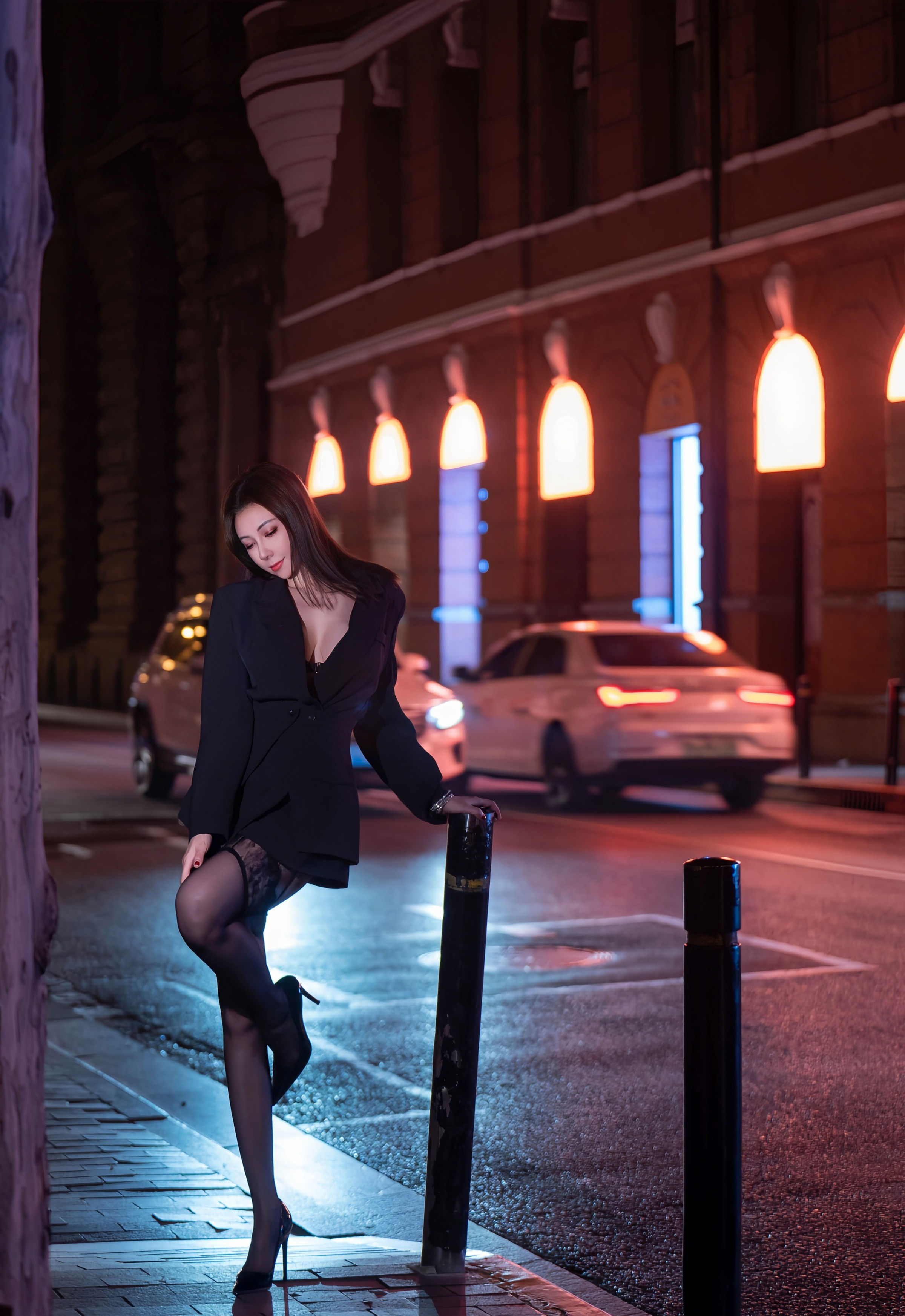 [XiuRen秀人网] 2025.10.23 No.10899 果儿Victoria 无敌御姐范 性感写真 [72+1P]