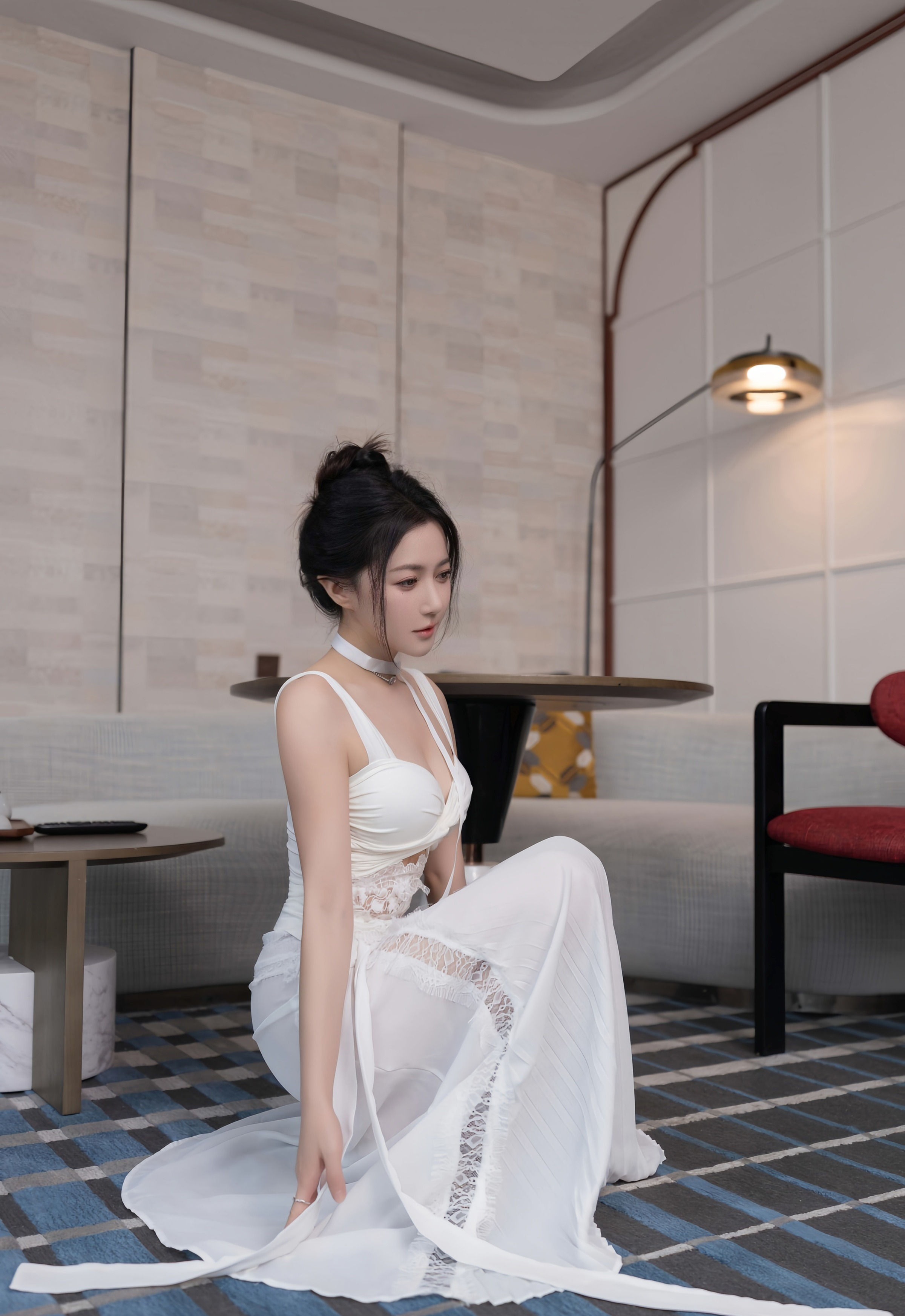 [XiuRen秀人网] 2025.10.24 No.10911 鱼子酱Fish 白色长裙 性感写真 [76+1P]