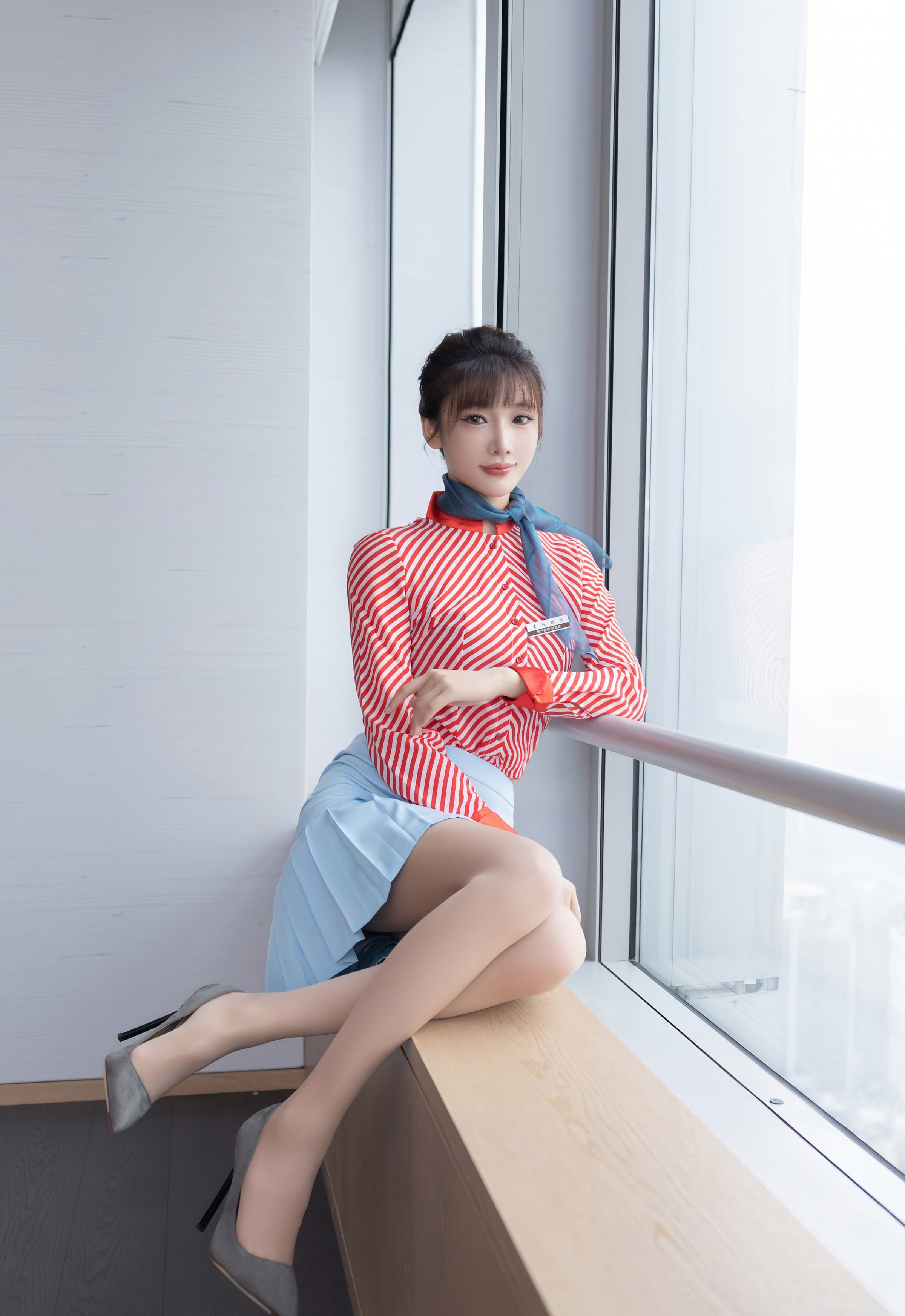 [XiuRen秀人网] 2025.10.30 No.10932 陆萱萱 紫色蕾丝内衣 性感写真 [80+1P]