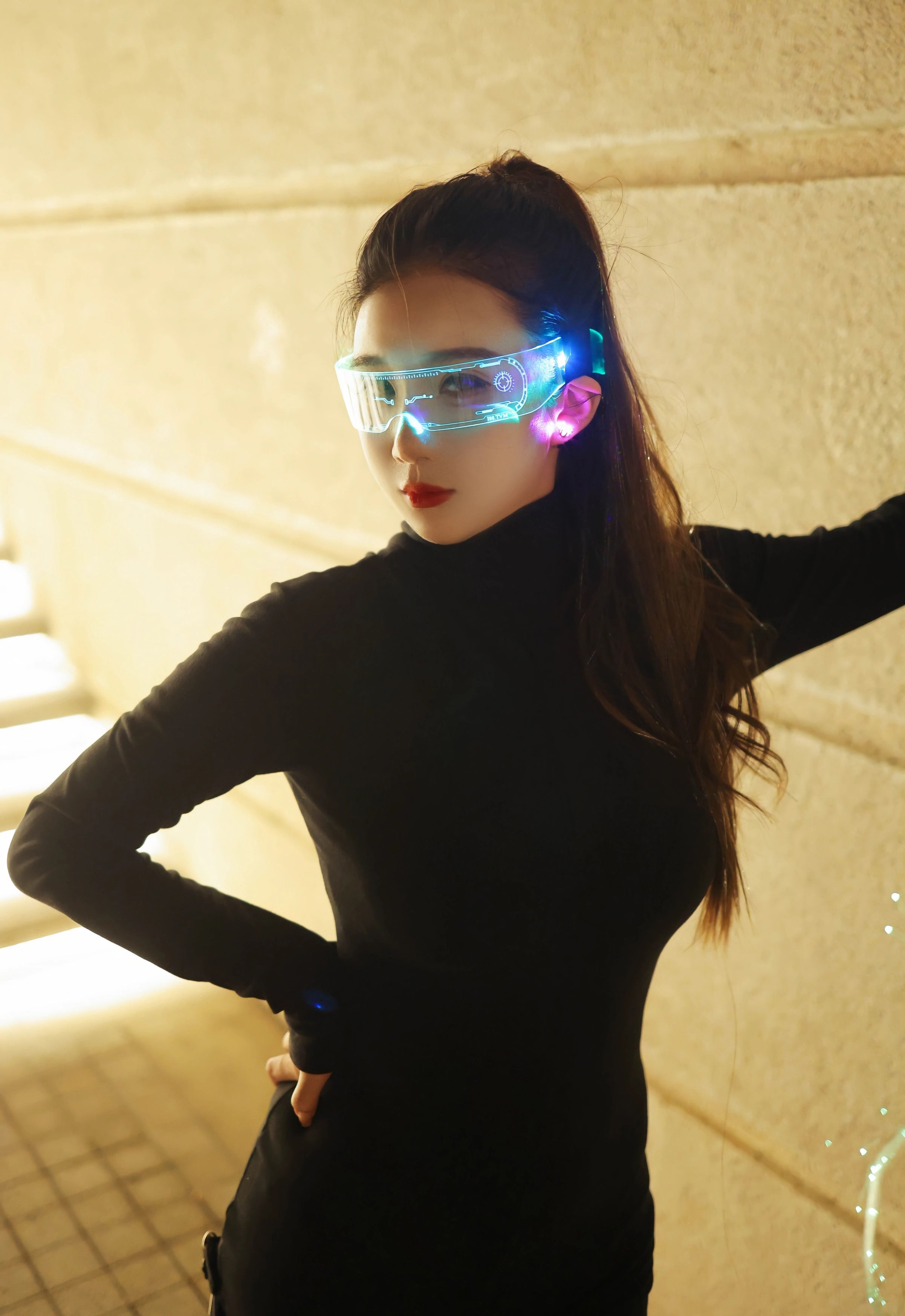 [XiuRen秀人网] 2025.10.31 No.10936 小肉肉咪 黑色连衣短裙 性感写真 [77+1P]