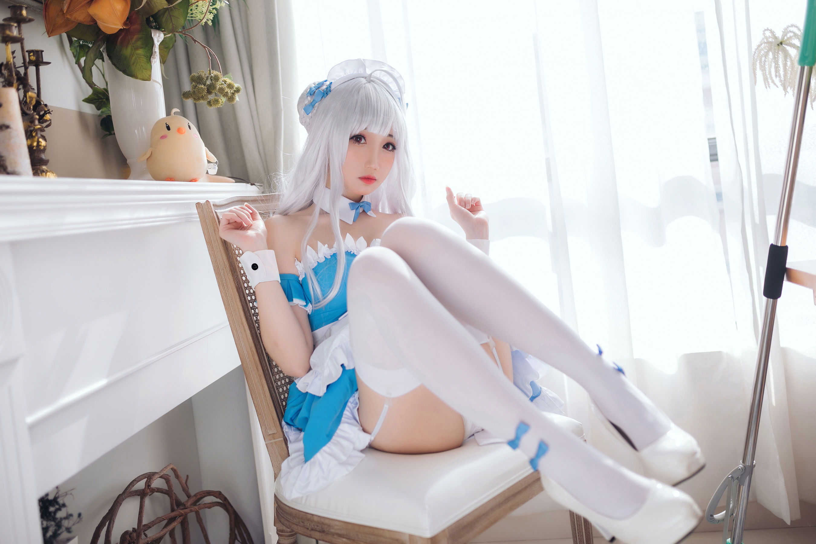 [COSPLAY] 焖焖碳 – 小天鹅女仆
