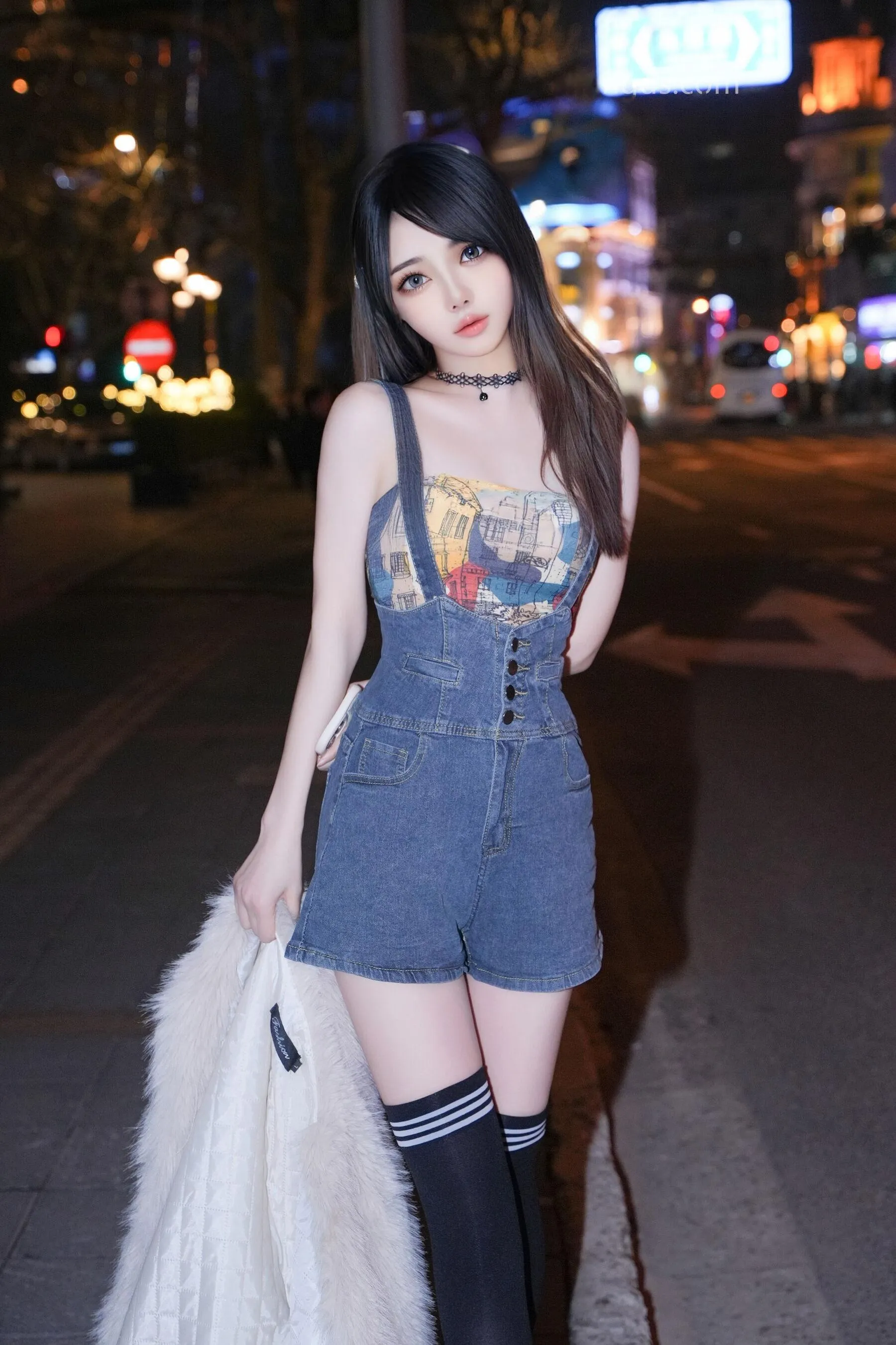 [秀人内购] 林月月 诱人私拍福利 抹胸背带