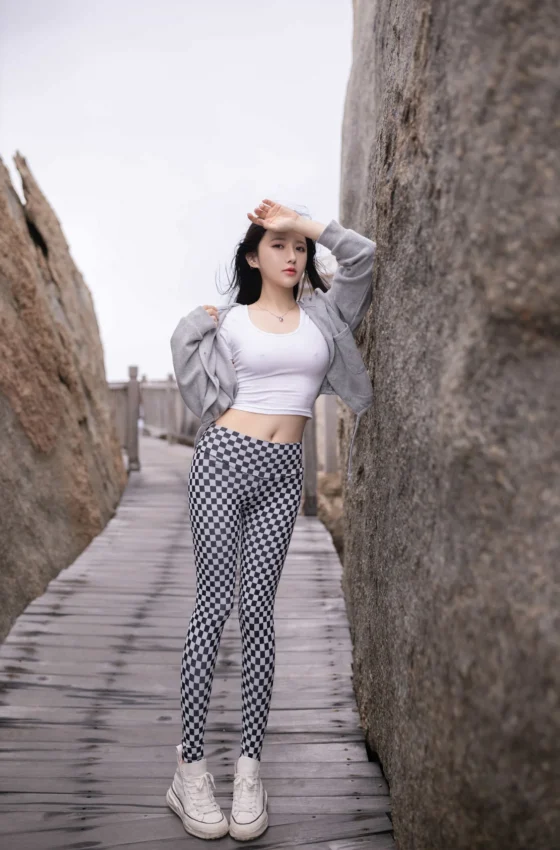 [秀人内购] 鱼子酱Fish 诱人私拍福利 魔力安全带