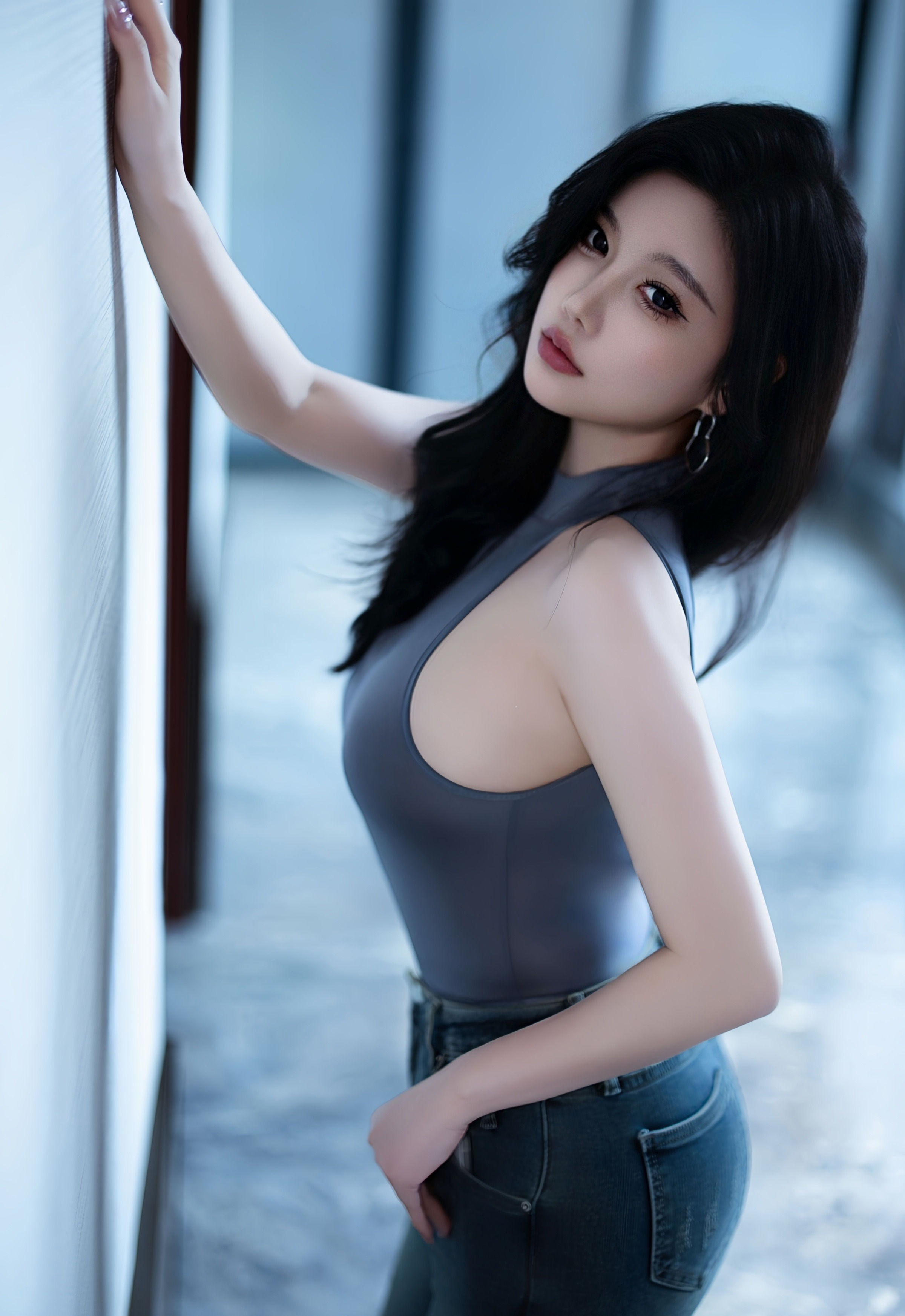 [XiuRen秀人网] 2025.11.06 No.10952 CHENCHEN 杨晨晨 性感灰色服饰 西安旅拍写真 [78+1P]