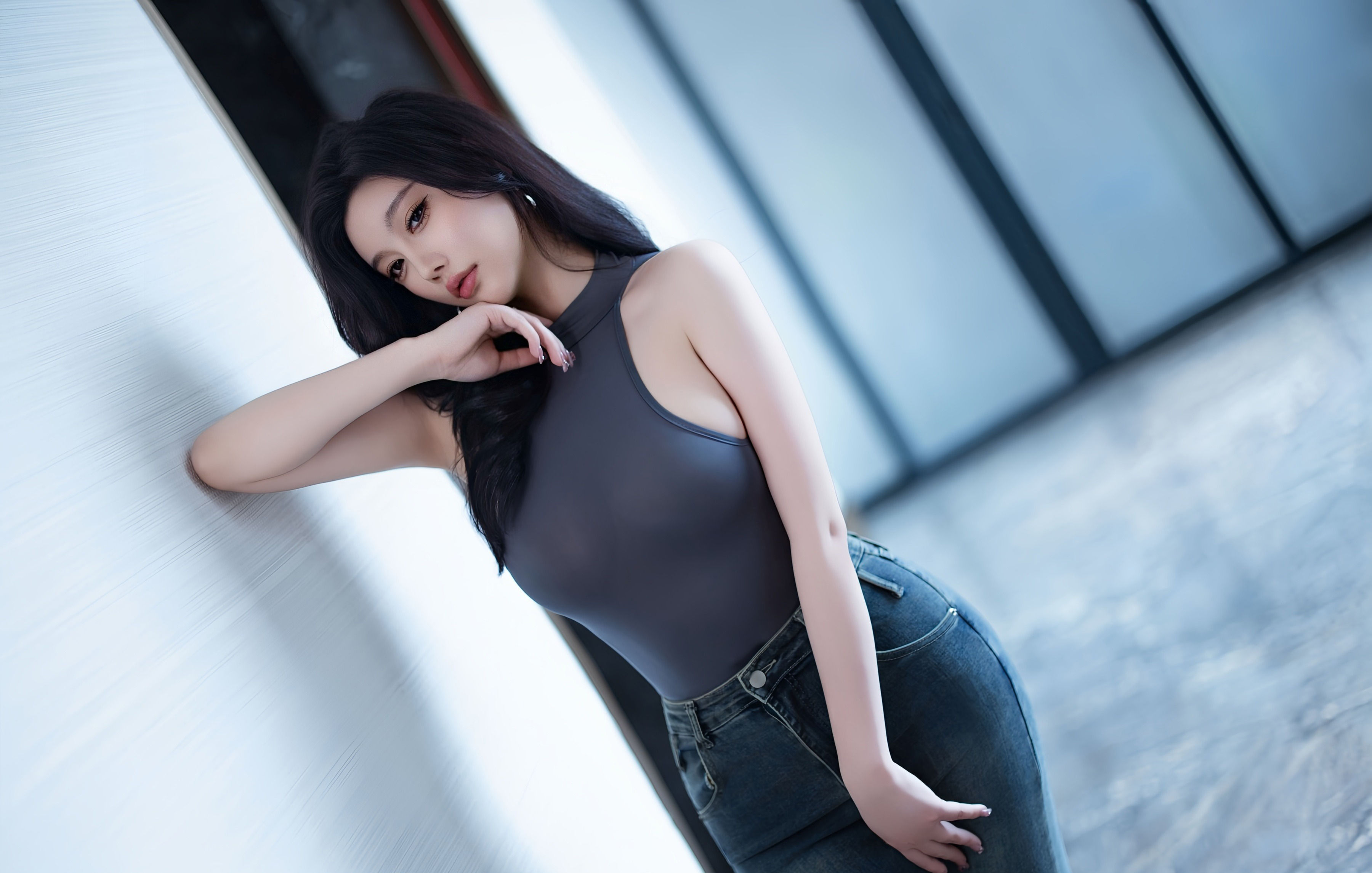 [XiuRen秀人网] 2025.11.06 No.10952 CHENCHEN 杨晨晨 性感灰色服饰 西安旅拍写真 [78+1P]